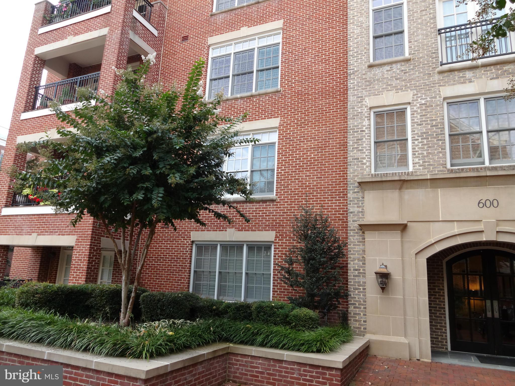 LIBERTY ROW - Residential