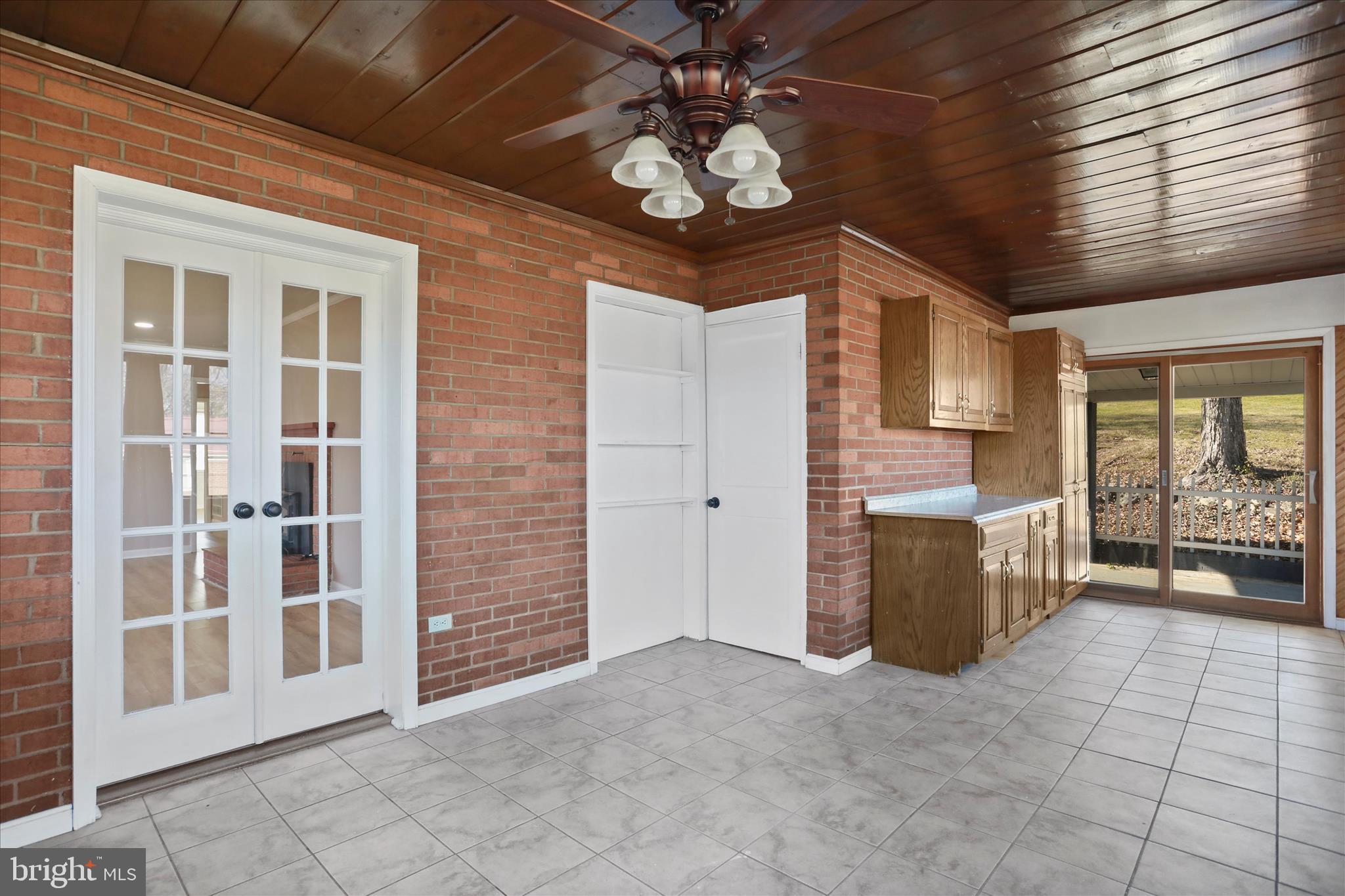 MASSANUTTEN HEIGHTS - Residential