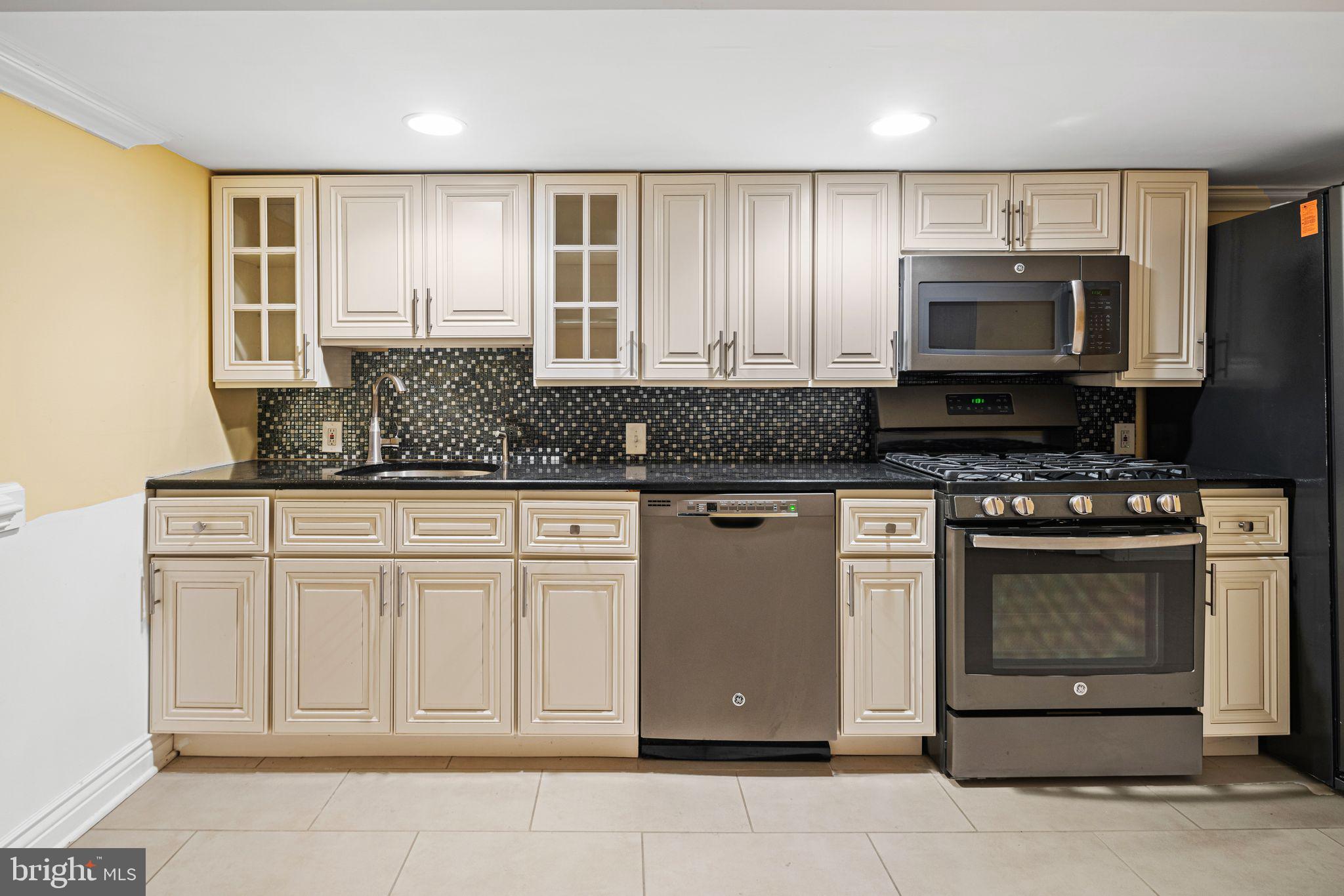 WASHINGTON SQ WEST - Residential