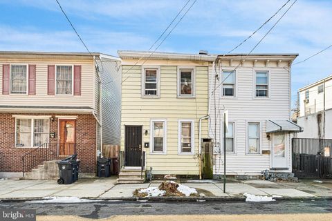 Photo of 4 Lower Oak Street, WILMINGTON, DE 19805 (MLS # DENC2094852)