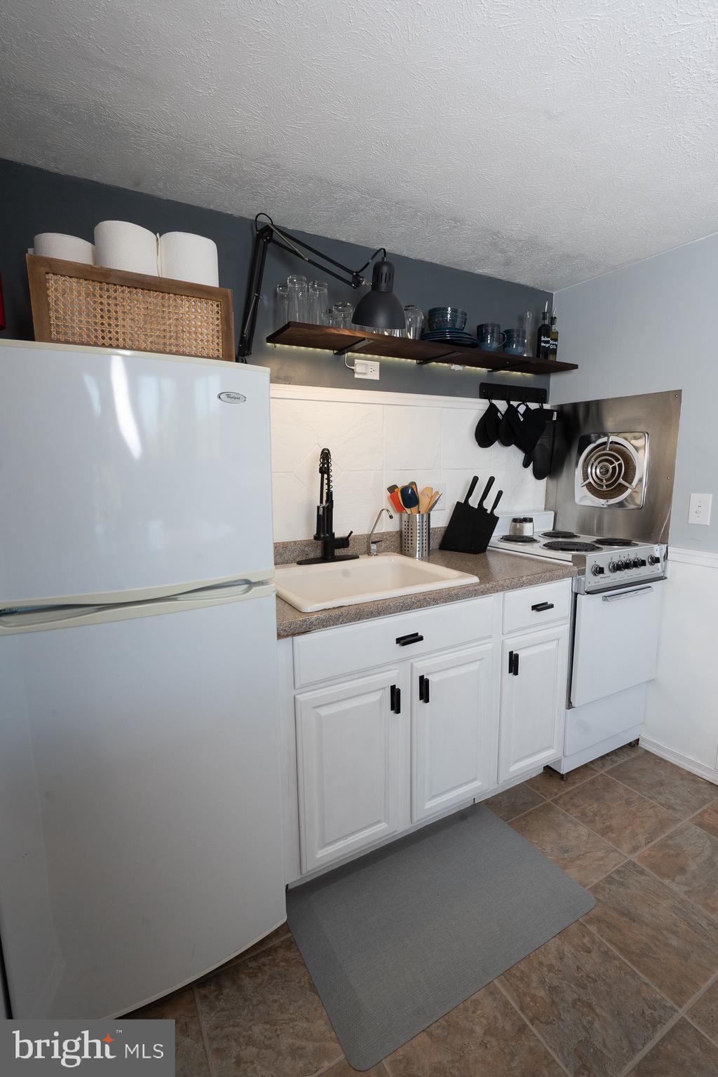 THE HILL CONDOS - Residential