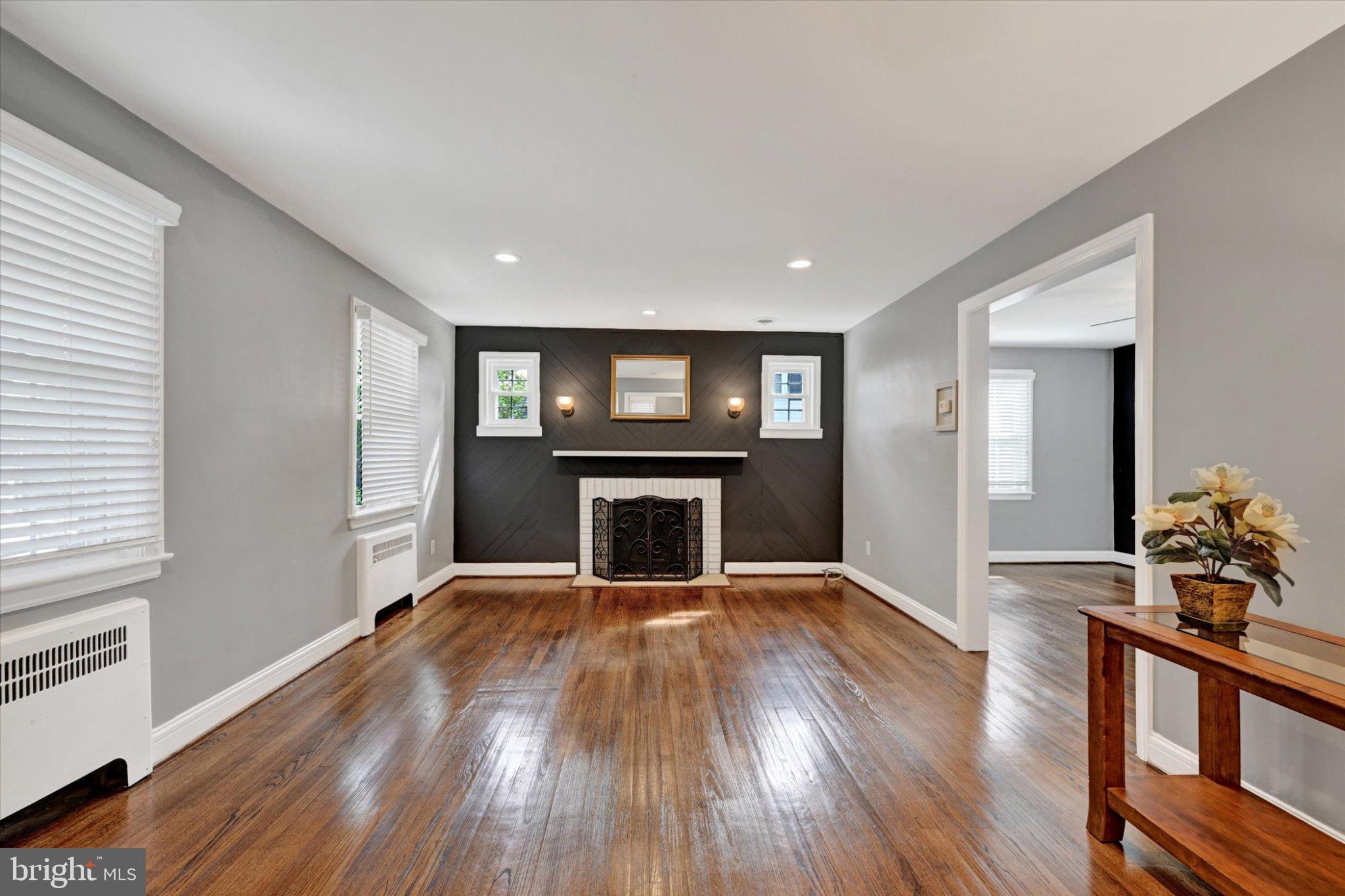 1303 E 36TH
