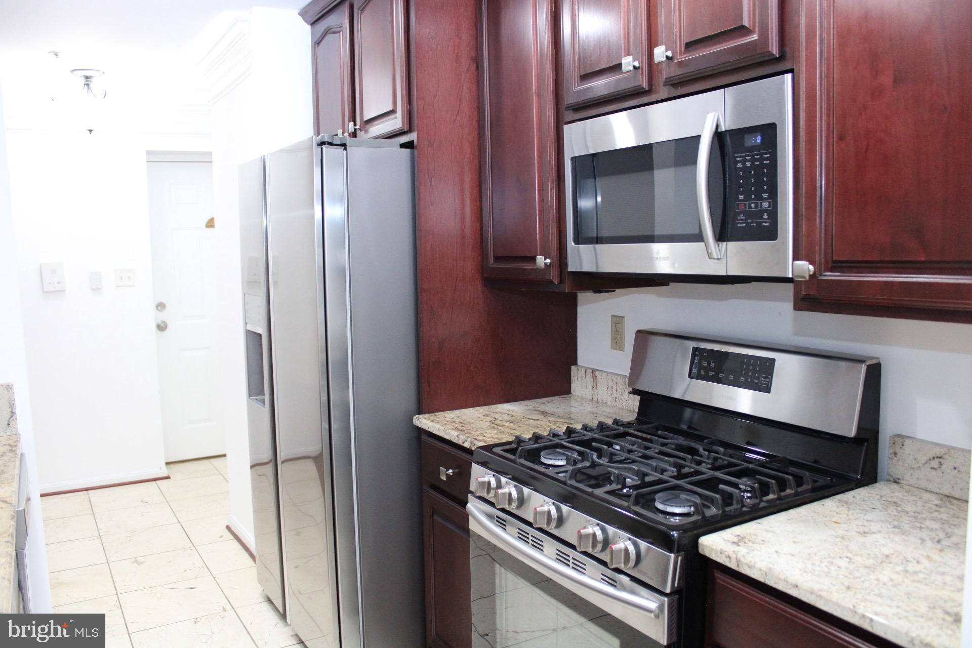 LAKE POINTE CONDOMINIUMS - Residential