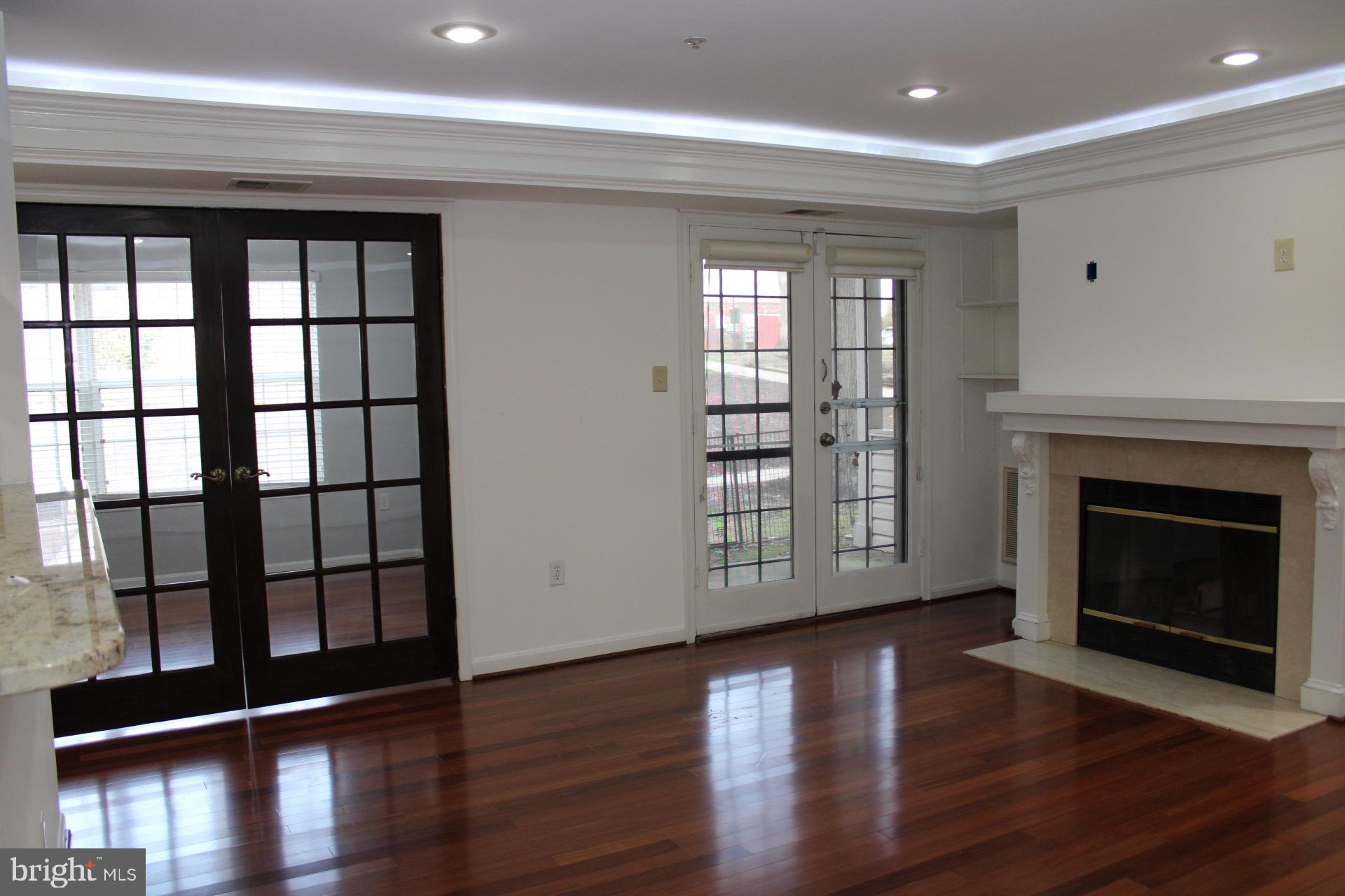 LAKE POINTE CONDOMINIUMS - Residential