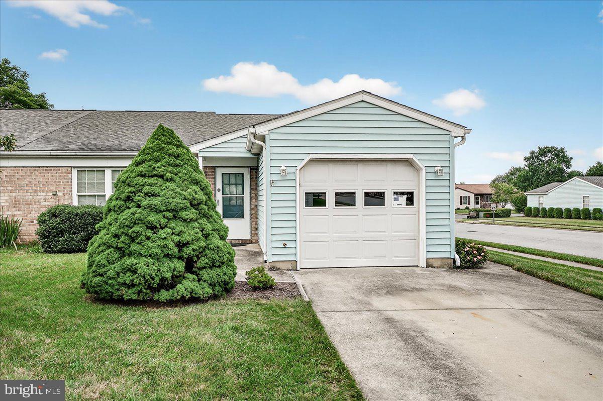 CRESTWOOD VILLAGE - Residential