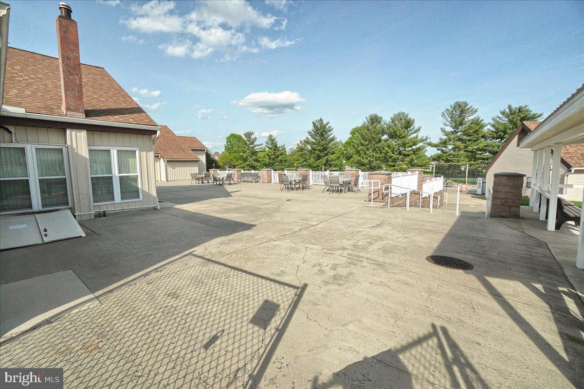 CRESTWOOD VILLAGE - Residential