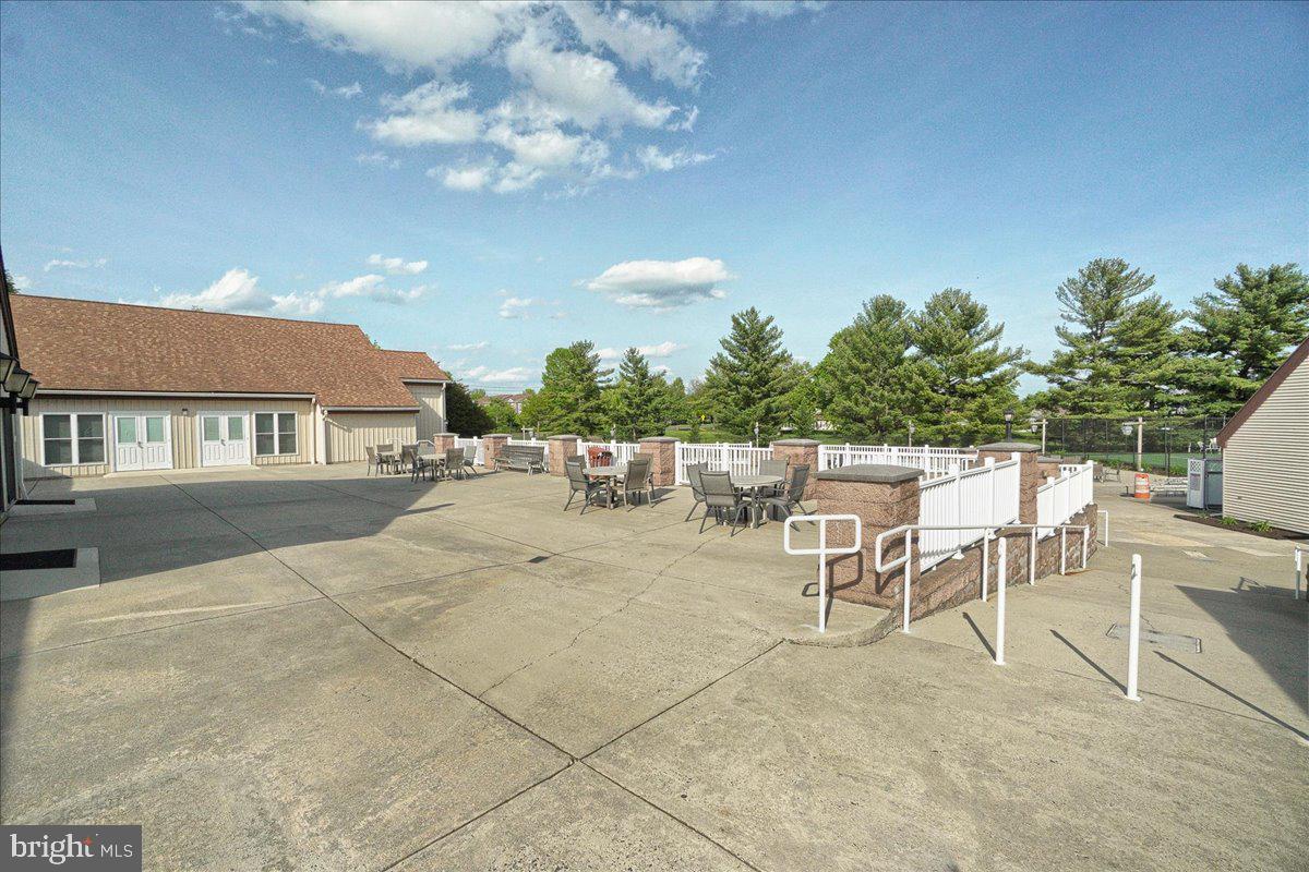 CRESTWOOD VILLAGE - Residential