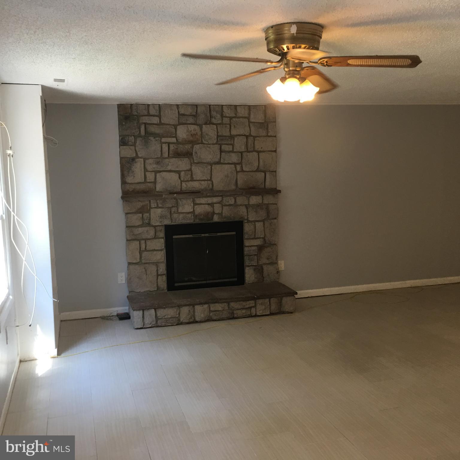 LAKE RIDGE - MOHICAN - Residential Lease