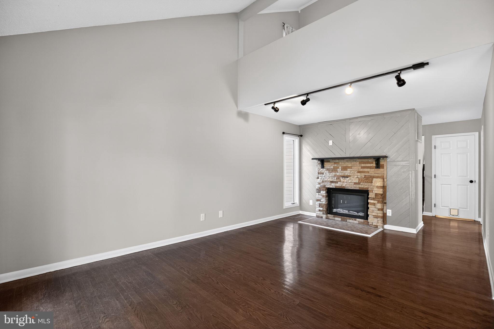 BRETON BAY ESTATES - Residential