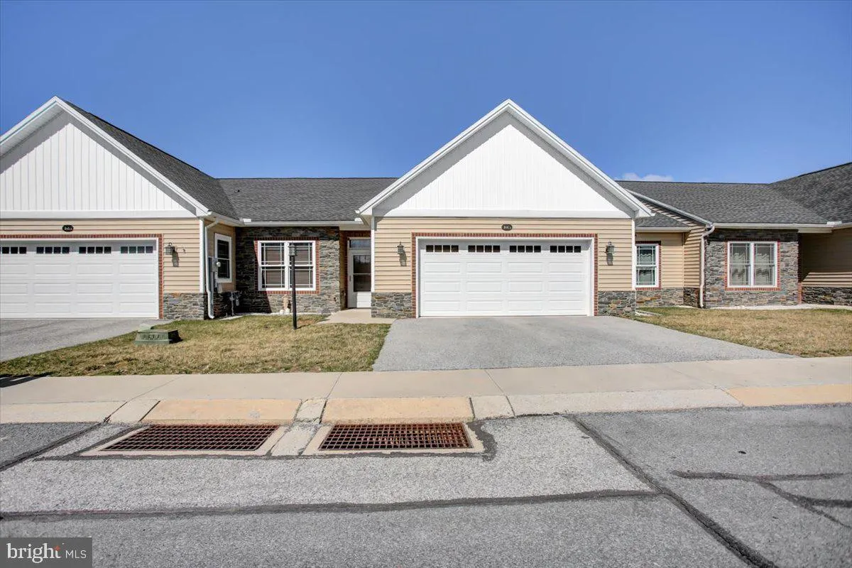 Shippensburg, Pennsylvania 17257, United States, 3 Bedrooms Bedrooms, ,3 BathroomsBathrooms,Residential,Pending,98481