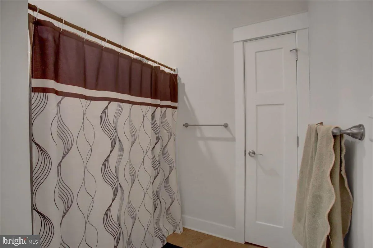 Shippensburg, Pennsylvania 17257, United States, 3 Bedrooms Bedrooms, ,3 BathroomsBathrooms,Residential,Pending,98481