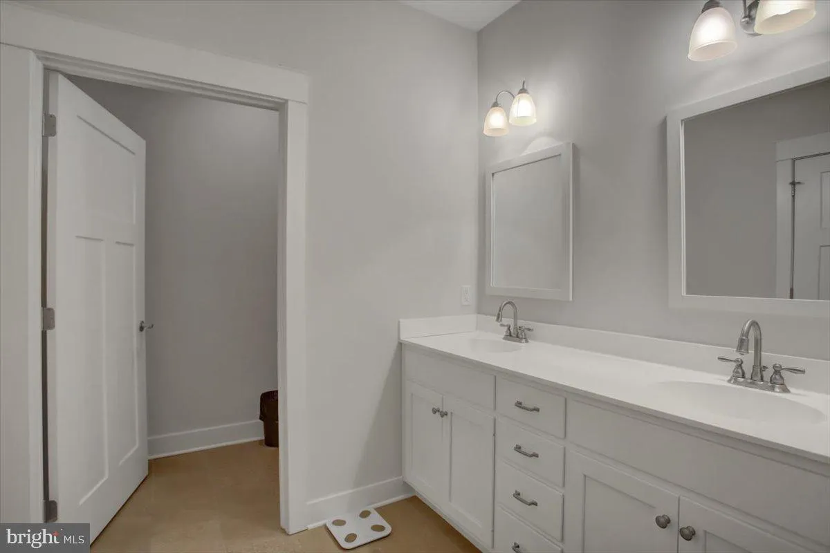 Shippensburg, Pennsylvania 17257, United States, 3 Bedrooms Bedrooms, ,3 BathroomsBathrooms,Residential,Pending,98481