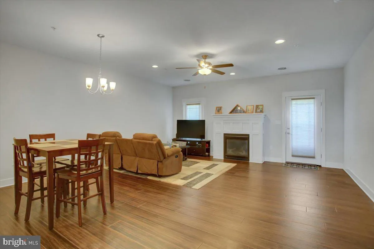 Shippensburg, Pennsylvania 17257, United States, 3 Bedrooms Bedrooms, ,3 BathroomsBathrooms,Residential,Pending,98481