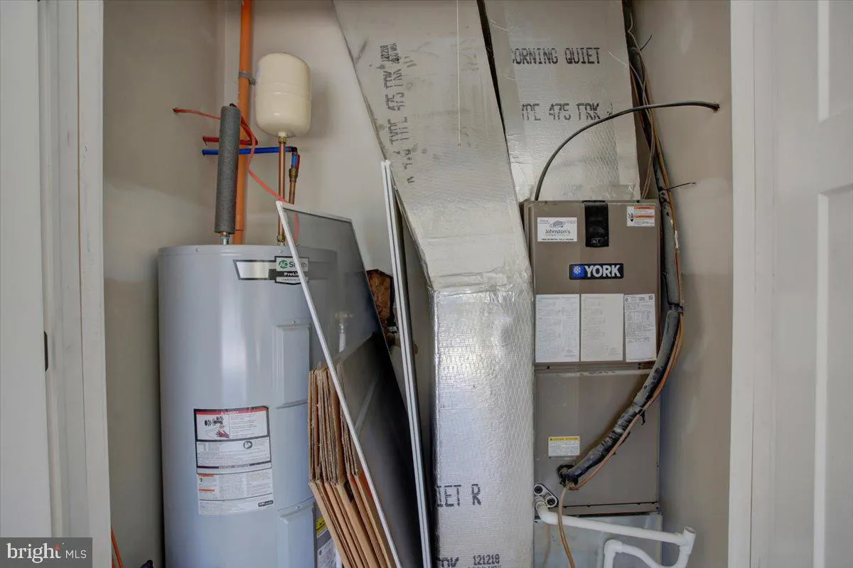 Shippensburg, Pennsylvania 17257, United States, 3 Bedrooms Bedrooms, ,3 BathroomsBathrooms,Residential,Pending,98481