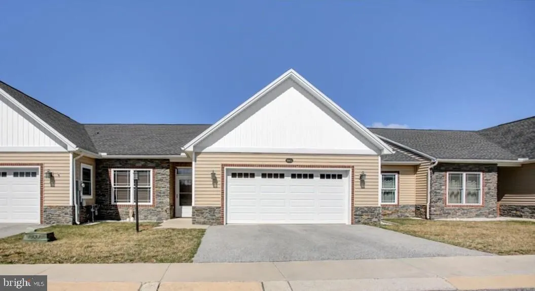 Shippensburg, Pennsylvania 17257, United States, 3 Bedrooms Bedrooms, ,3 BathroomsBathrooms,Residential,Pending,98481