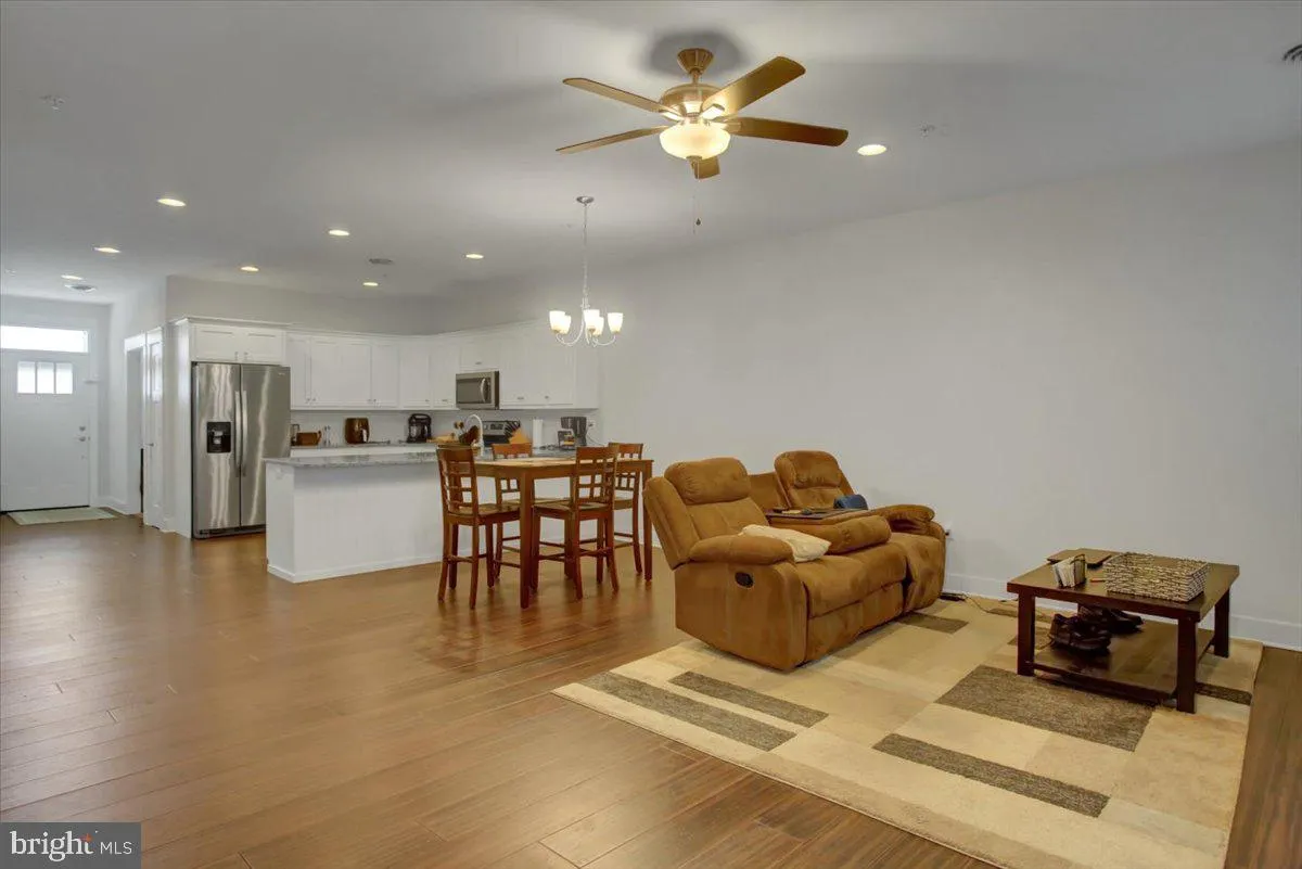 Shippensburg, Pennsylvania 17257, United States, 3 Bedrooms Bedrooms, ,3 BathroomsBathrooms,Residential,Pending,98481