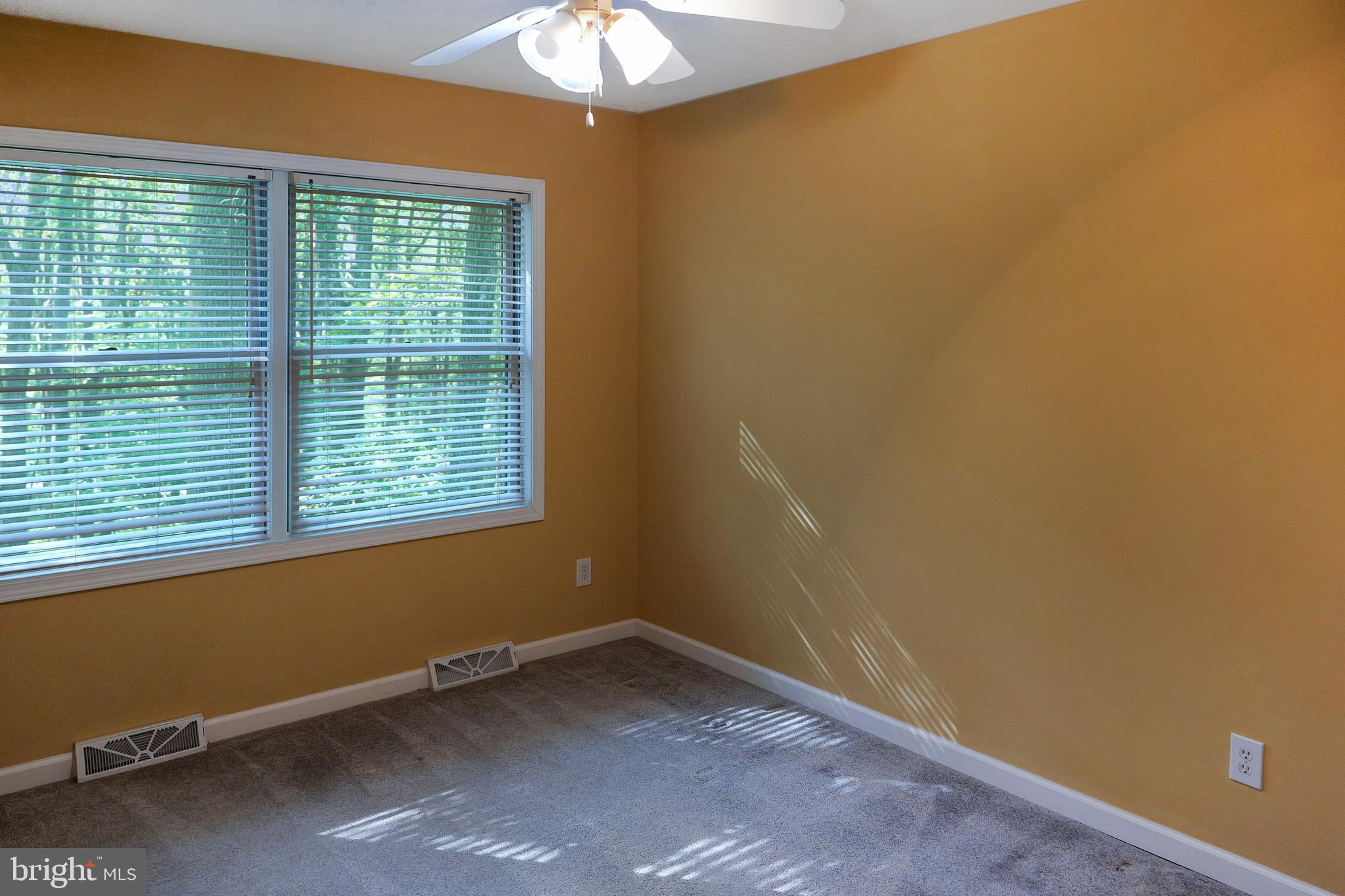 ALPINE LAKE - Residential