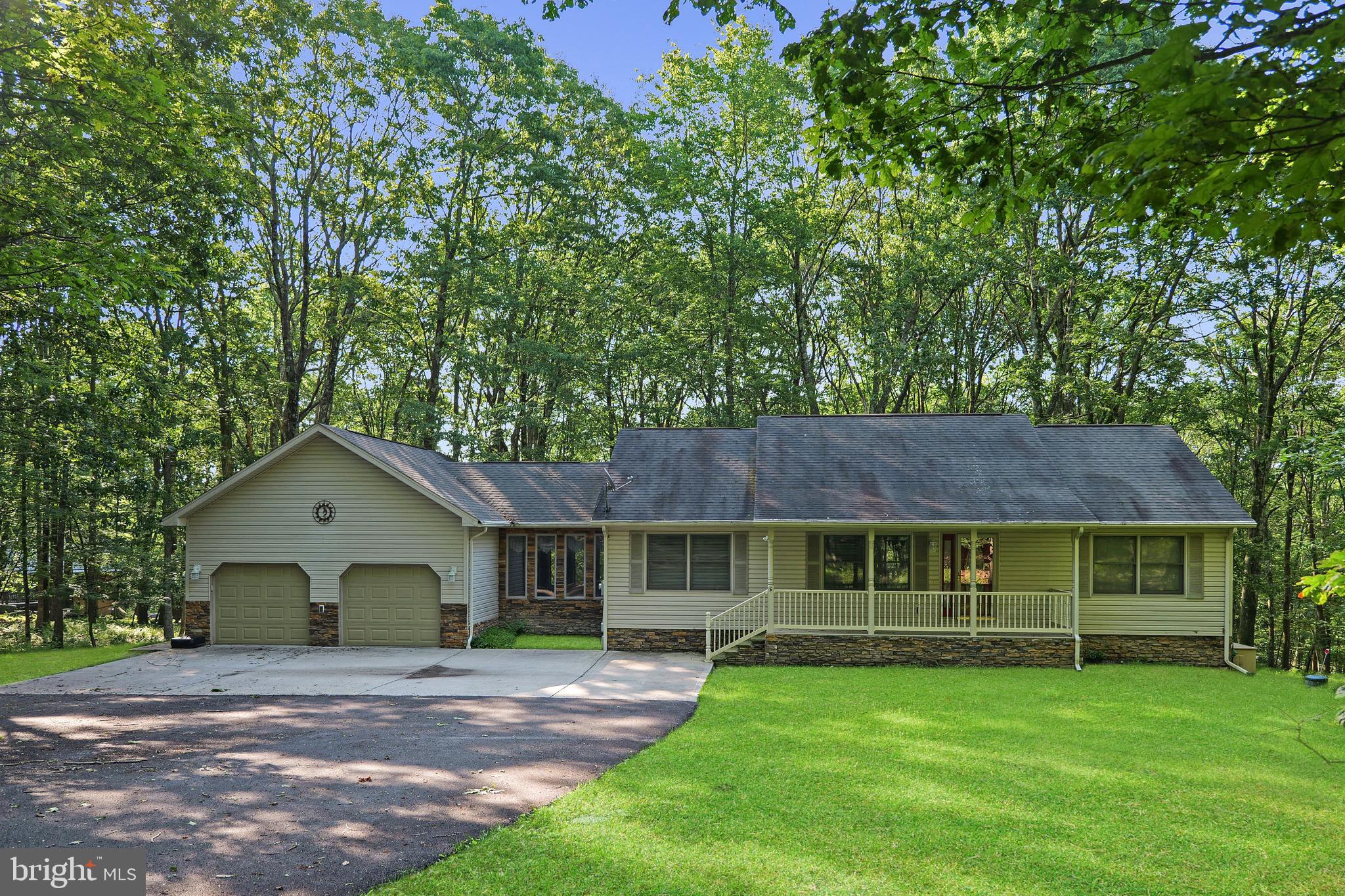 ALPINE LAKE - Residential