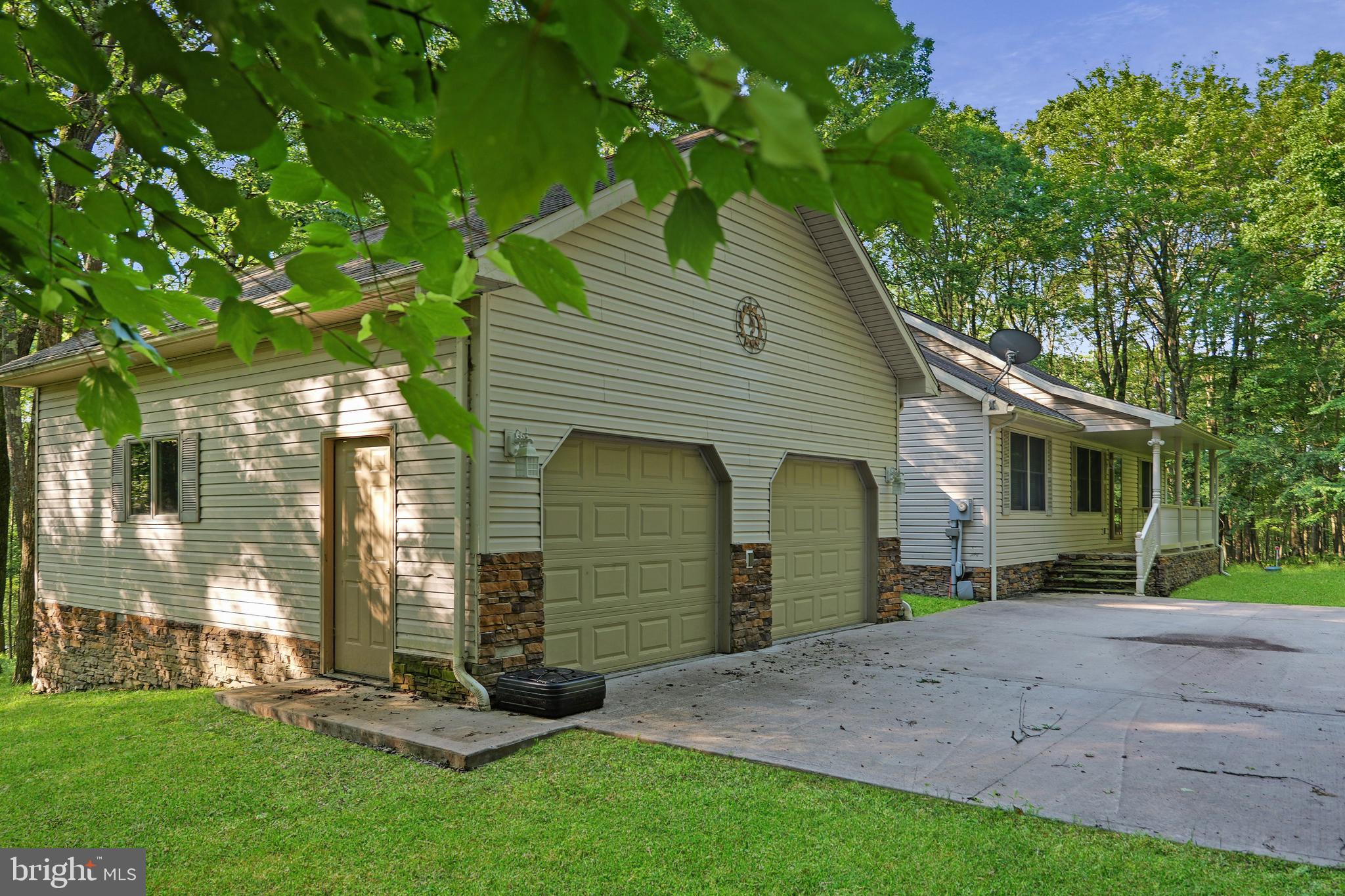 ALPINE LAKE - Residential
