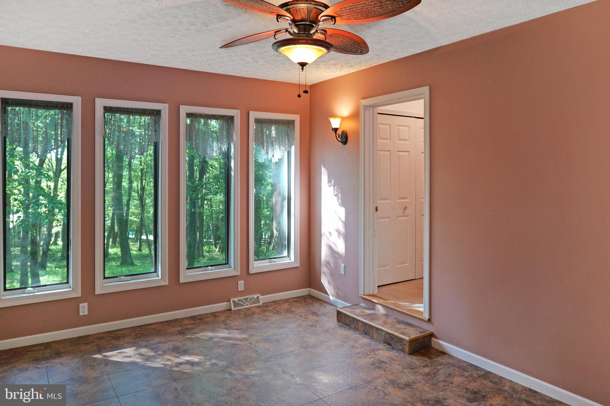 ALPINE LAKE - Residential