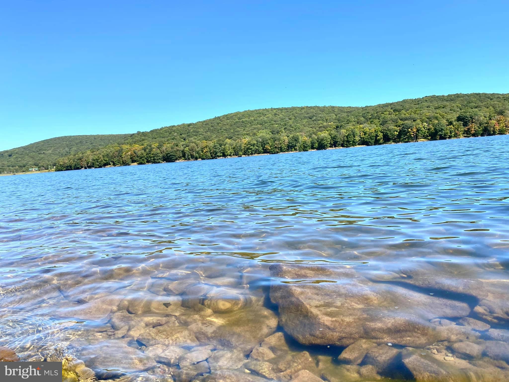ALPINE LAKE - Residential