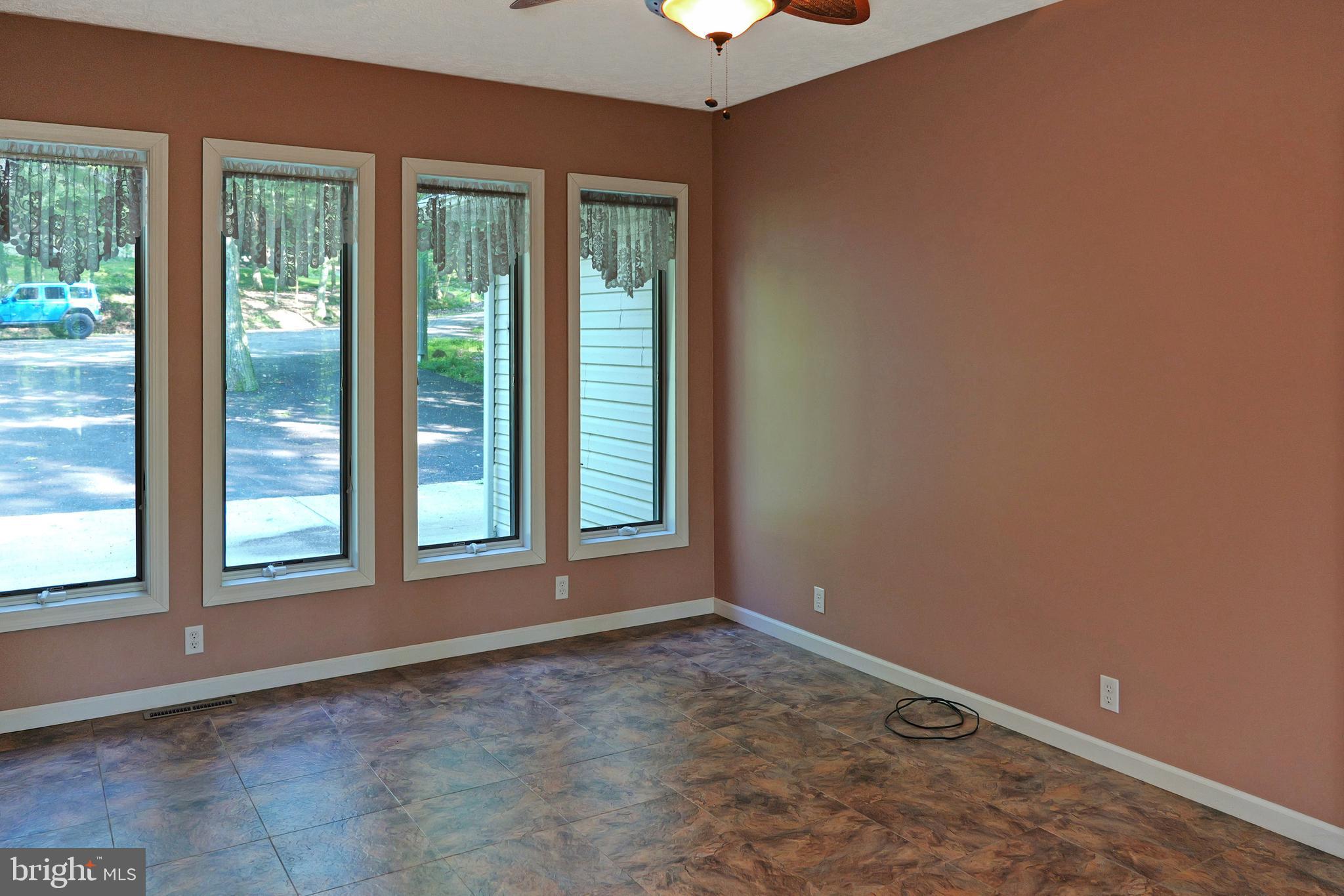 ALPINE LAKE - Residential