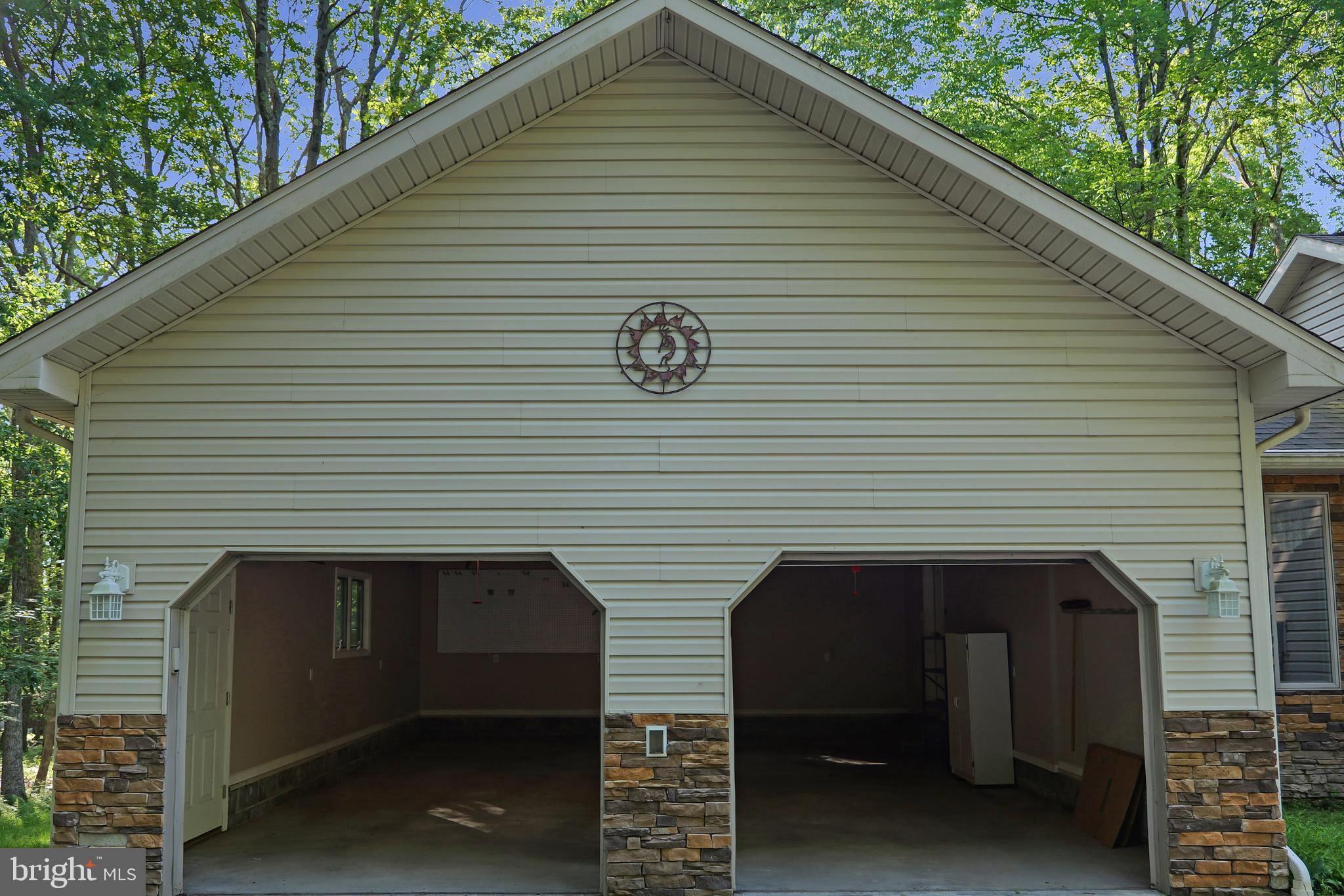ALPINE LAKE - Residential