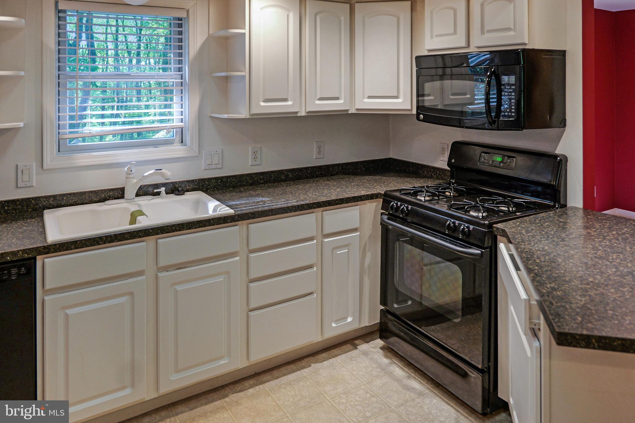 ALPINE LAKE - Residential