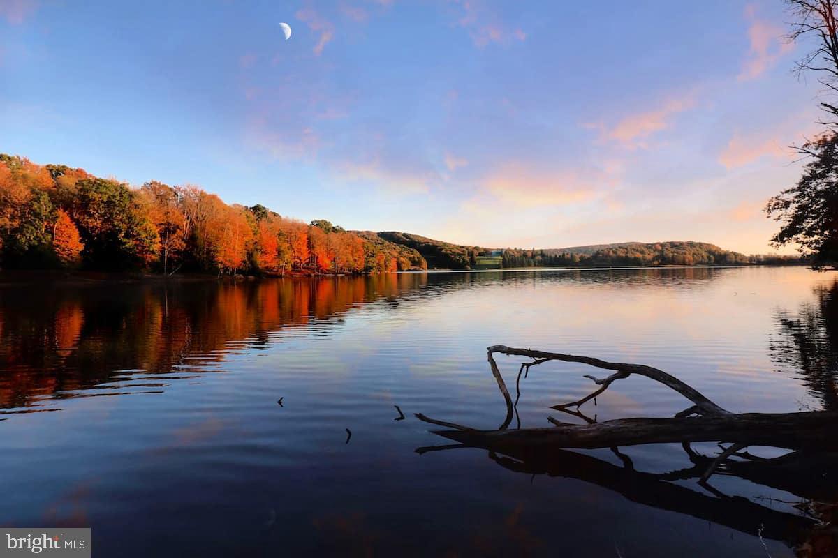 ALPINE LAKE - Residential