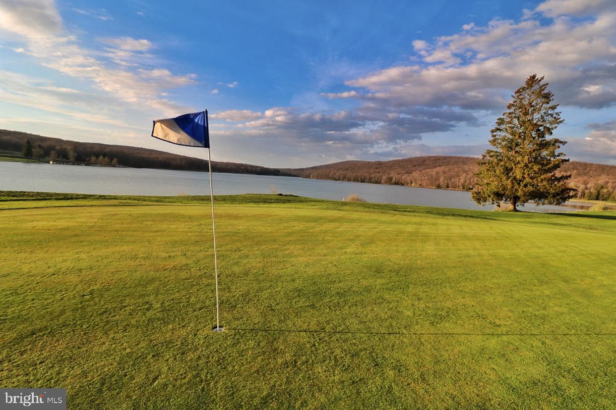 ALPINE LAKE - Residential