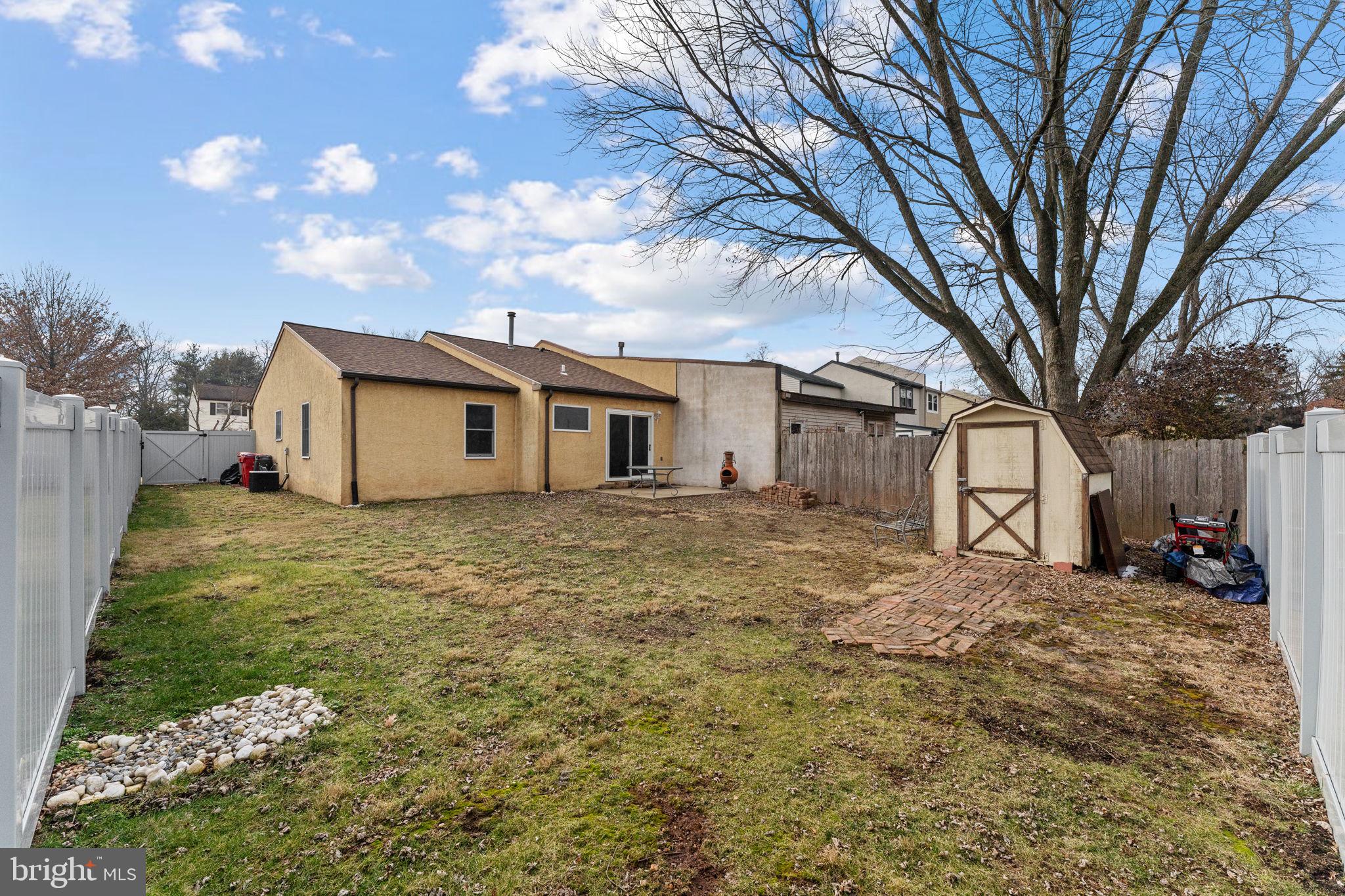 LAUREL HILLS - Residential