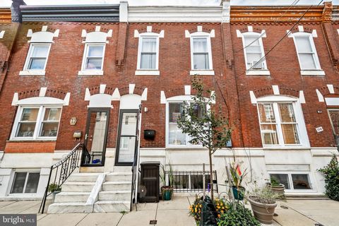 Townhouse For Sale - 2516 S Hicks Street<br/> PHILADELPHIA, PA 19145
