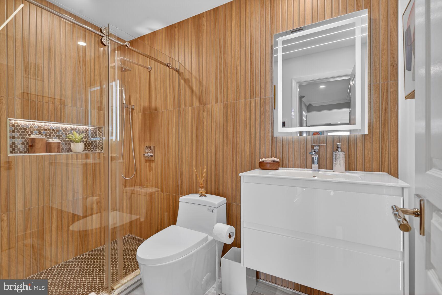 CHESAPEAKE HARBOUR - Residential