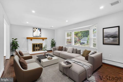 Homes For Sale - 4320 Loyola Avenue<br/> ALEXANDRIA, VA 22304