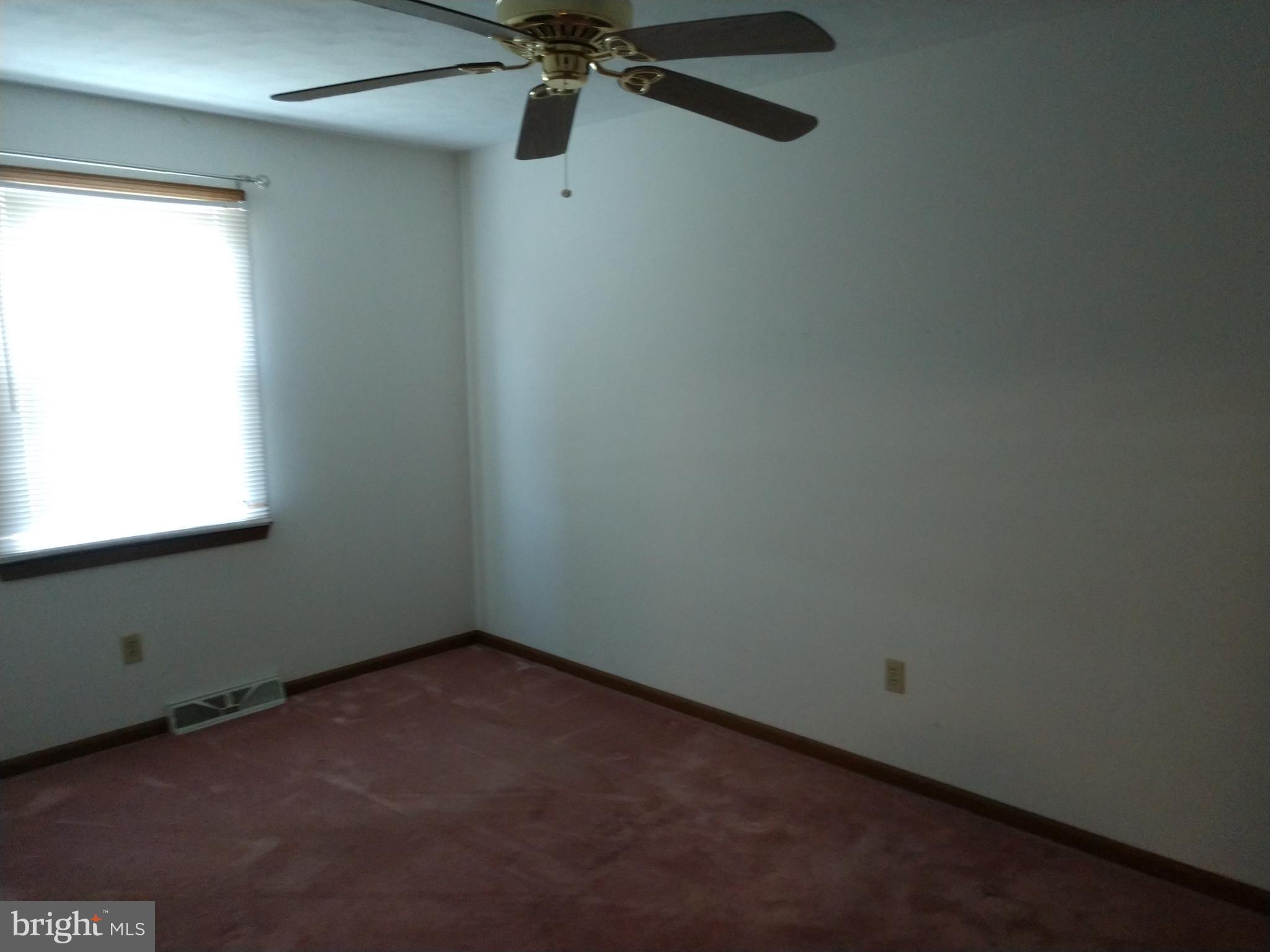 COLONIAL HILLS - Residential