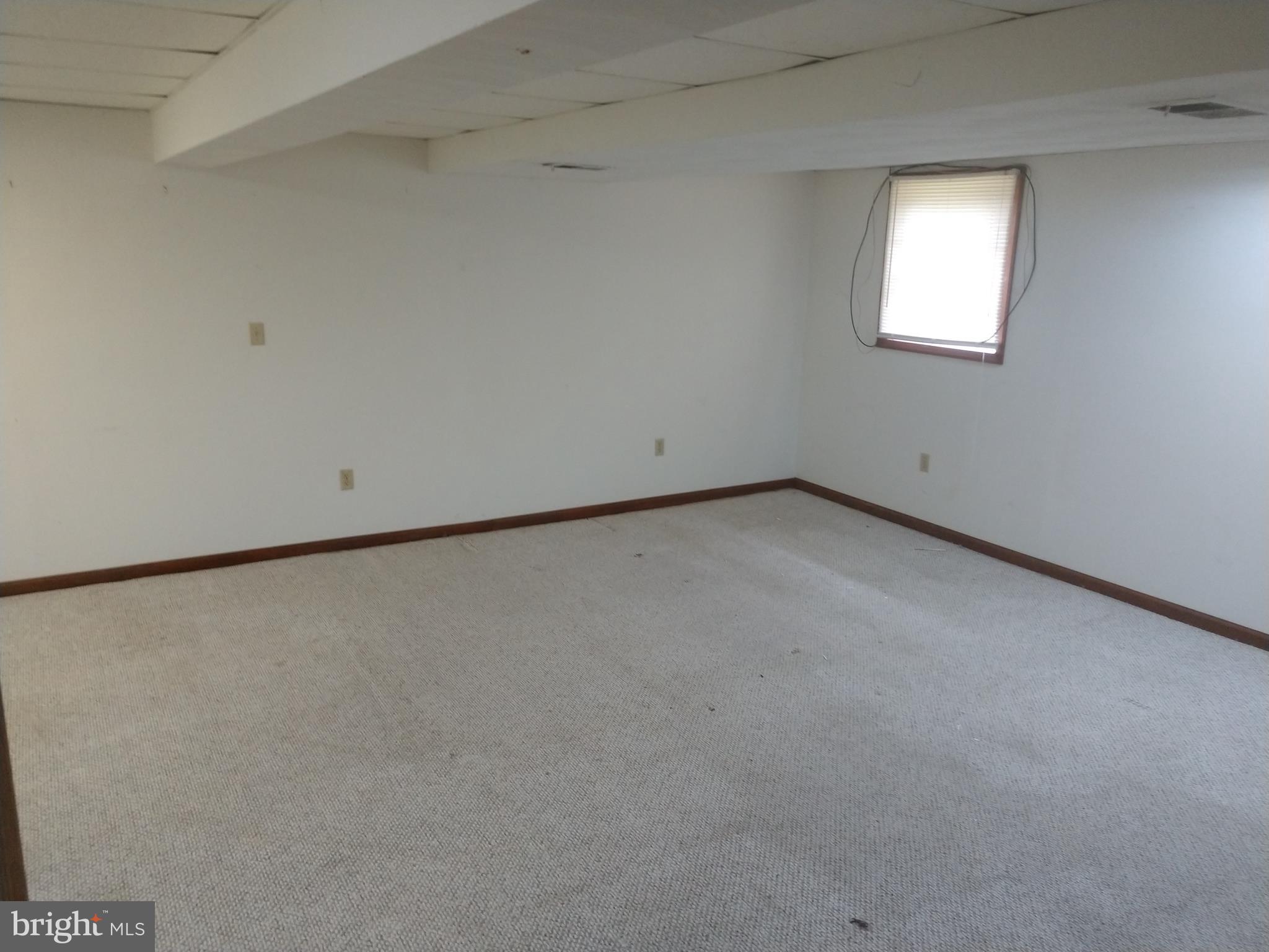 COLONIAL HILLS - Residential