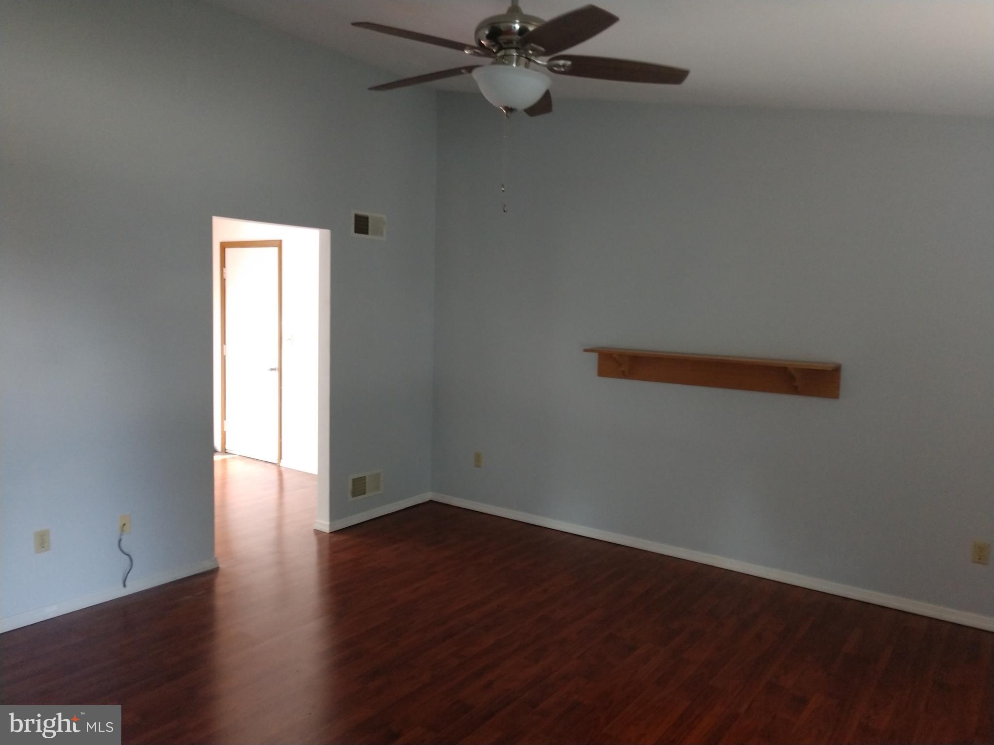 COLONIAL HILLS - Residential