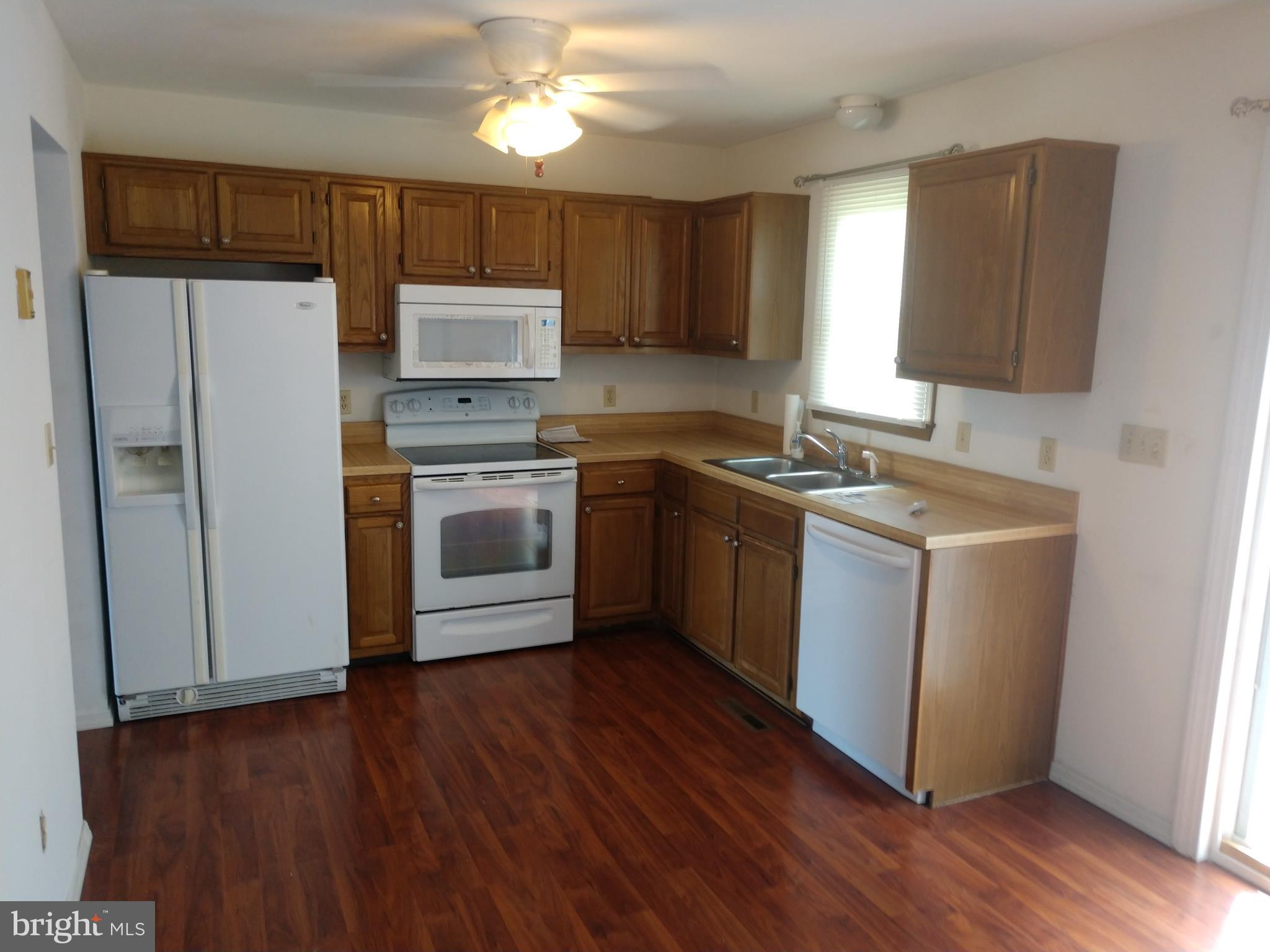 COLONIAL HILLS - Residential