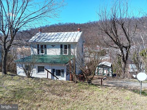 322 S LAUREL AVENUE BERKELEY SPRINGS WV 25411