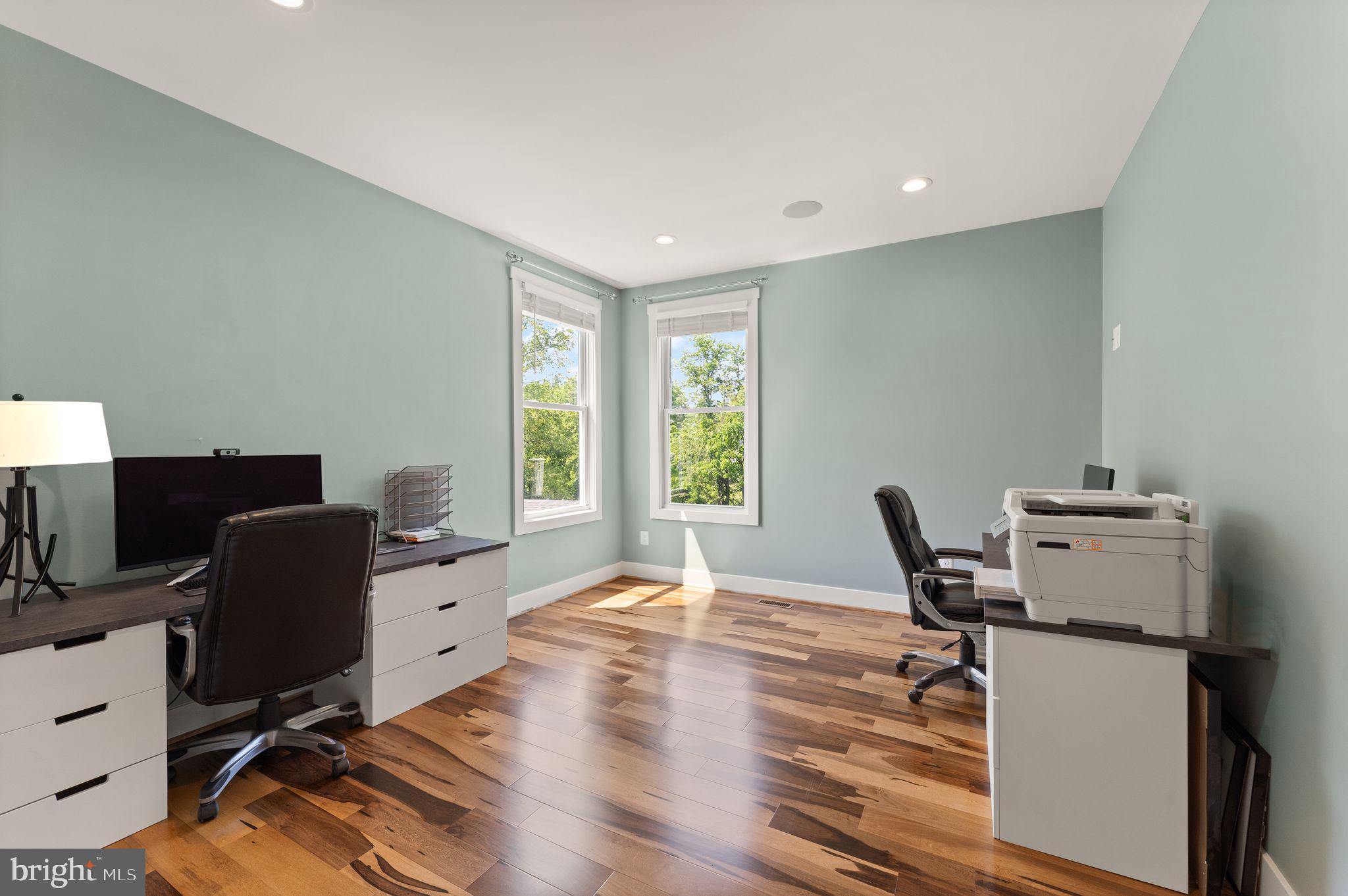 MOORCONES - Residential