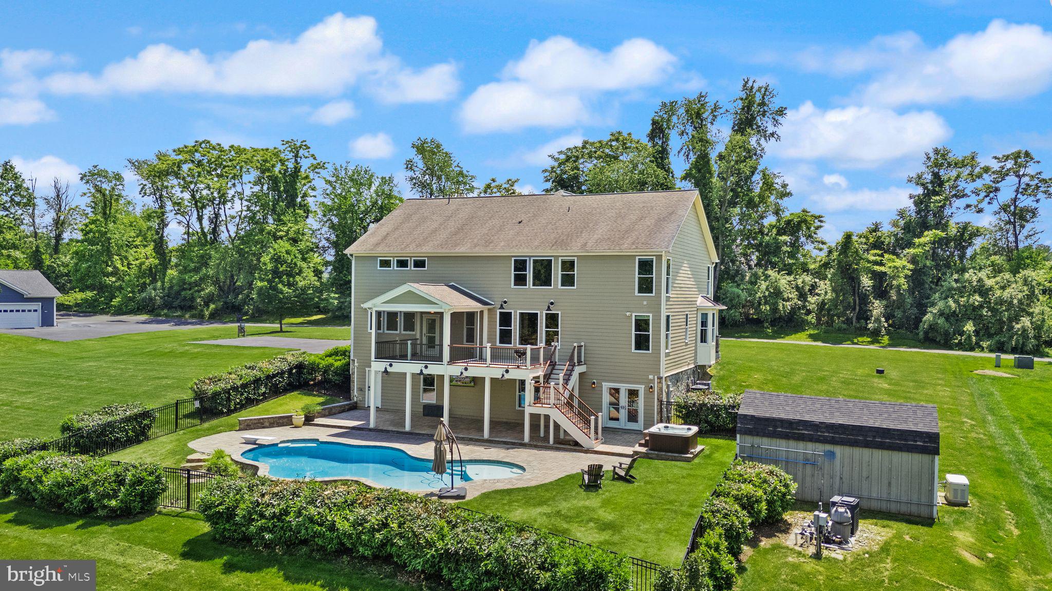 MOORCONES - Residential