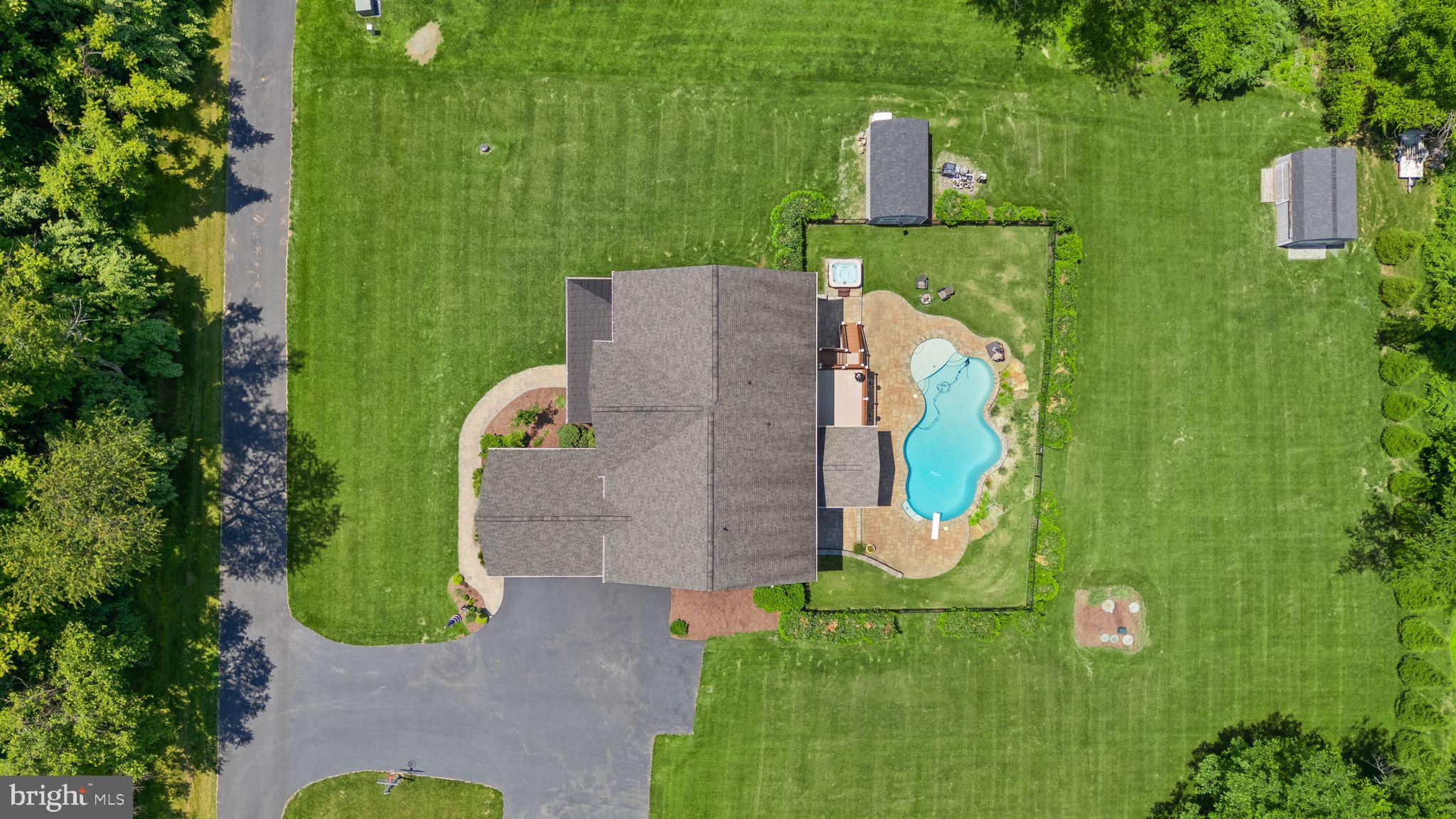 MOORCONES - Residential