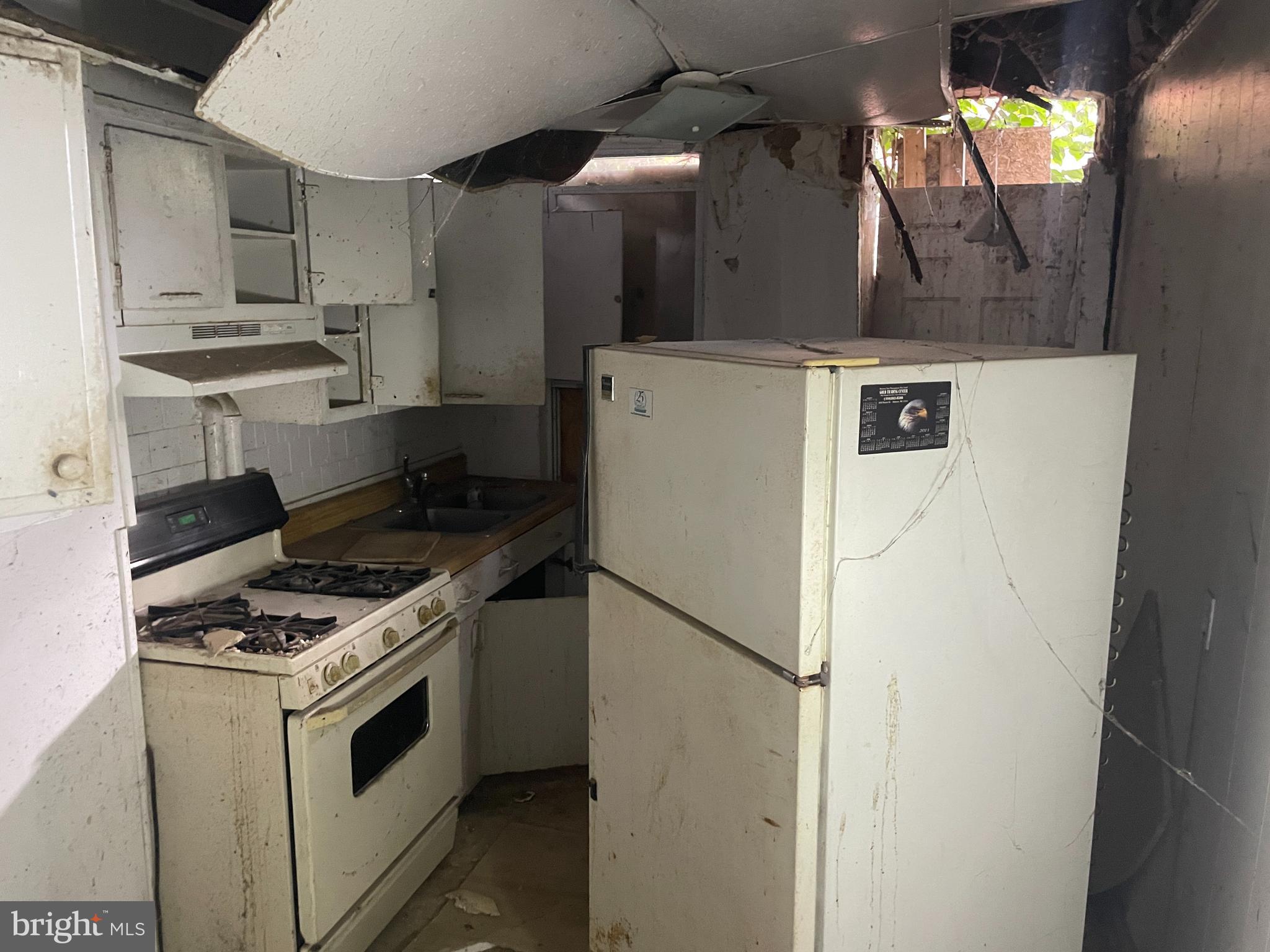 1803 N WARWICK AVENUE