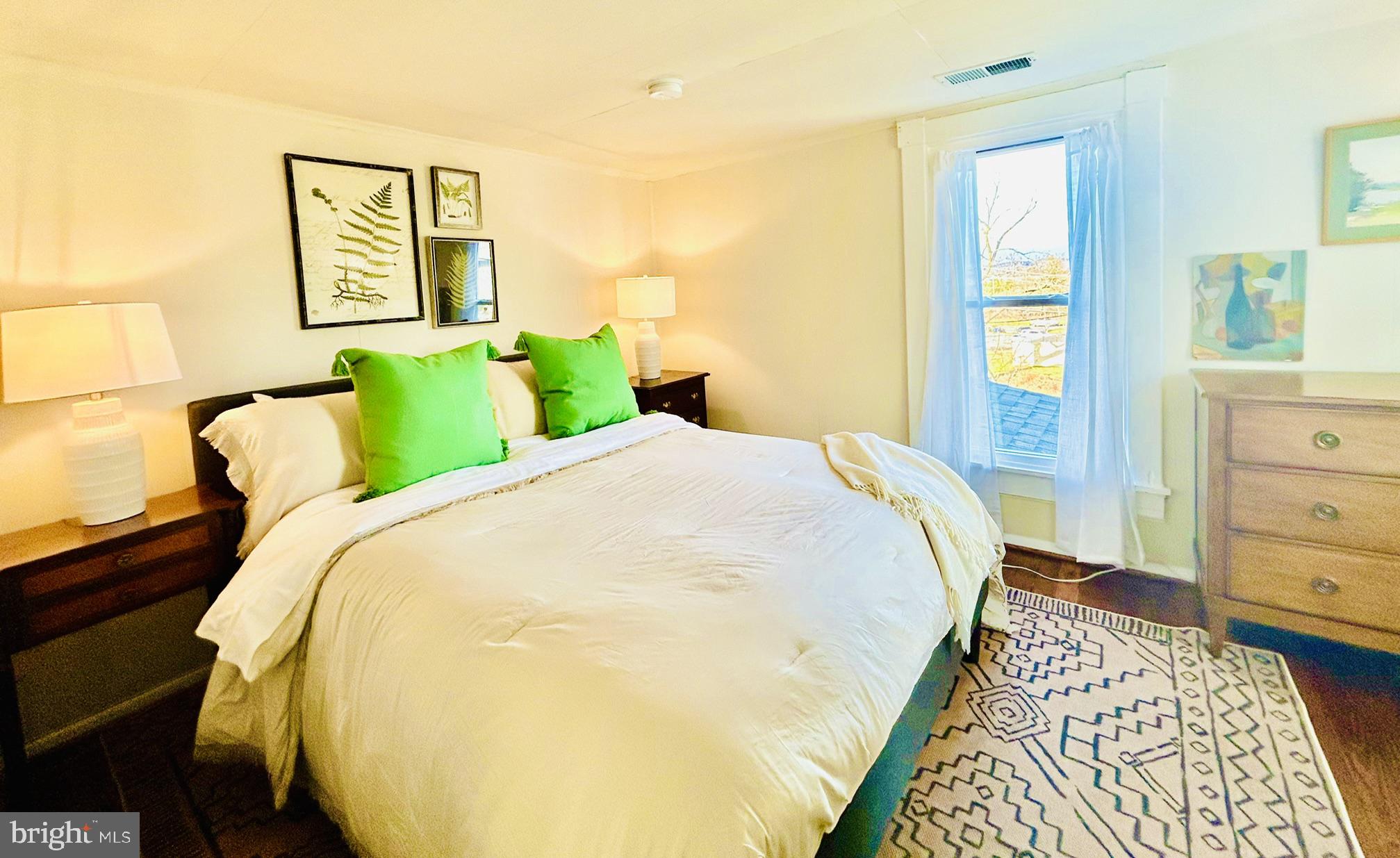 220 W O STREET
