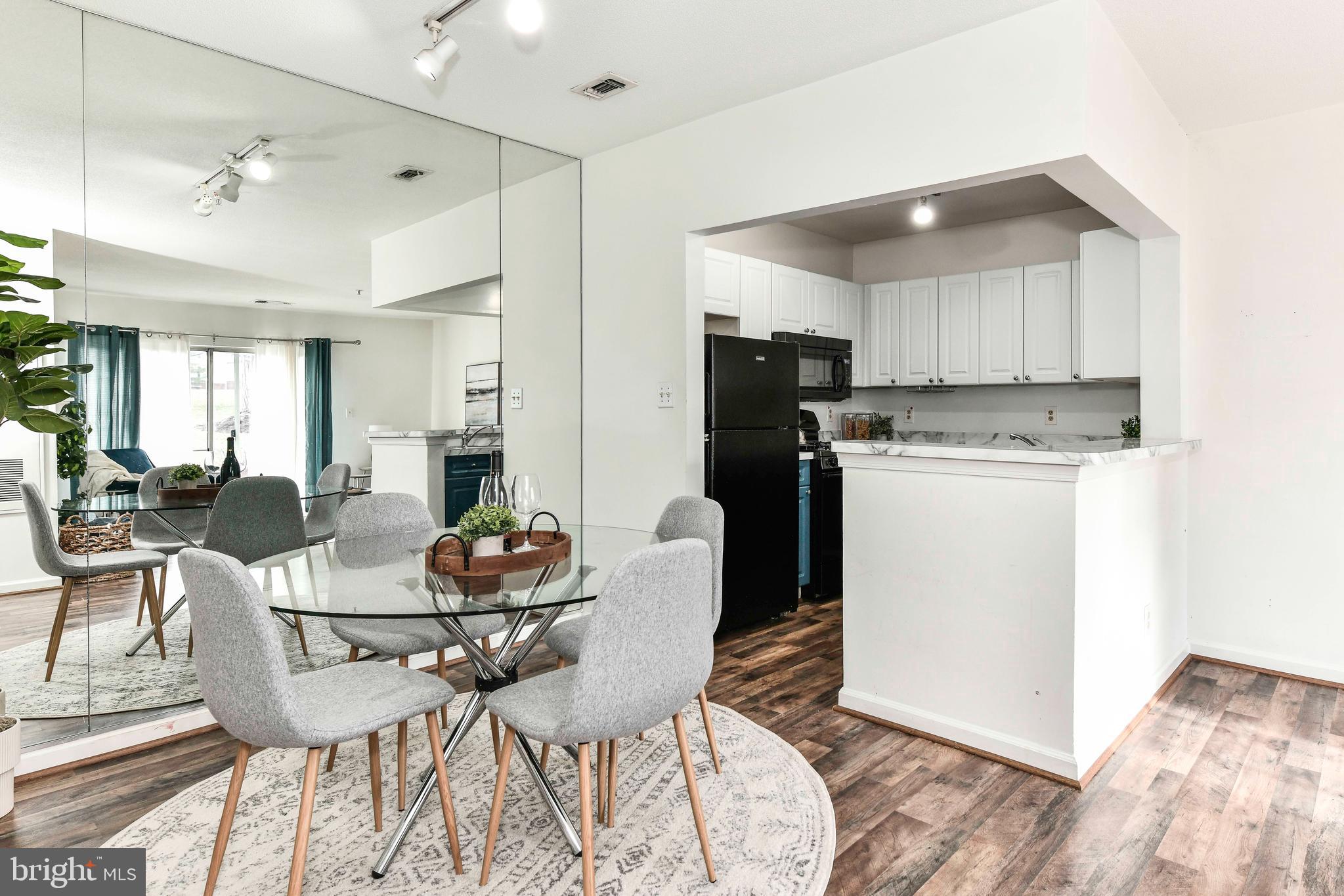 SOUTH GLEN - Residential