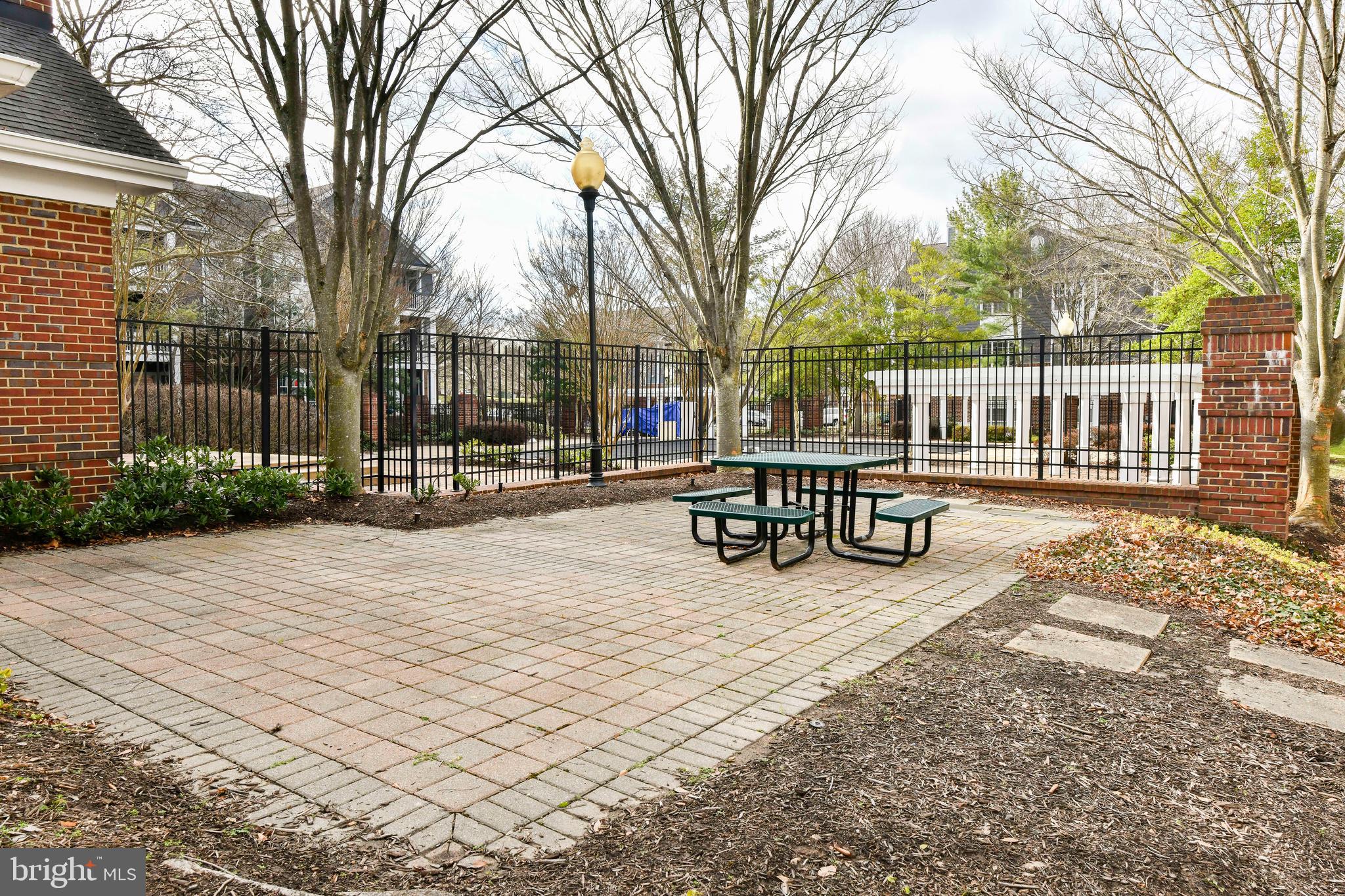 SOUTH GLEN - Residential