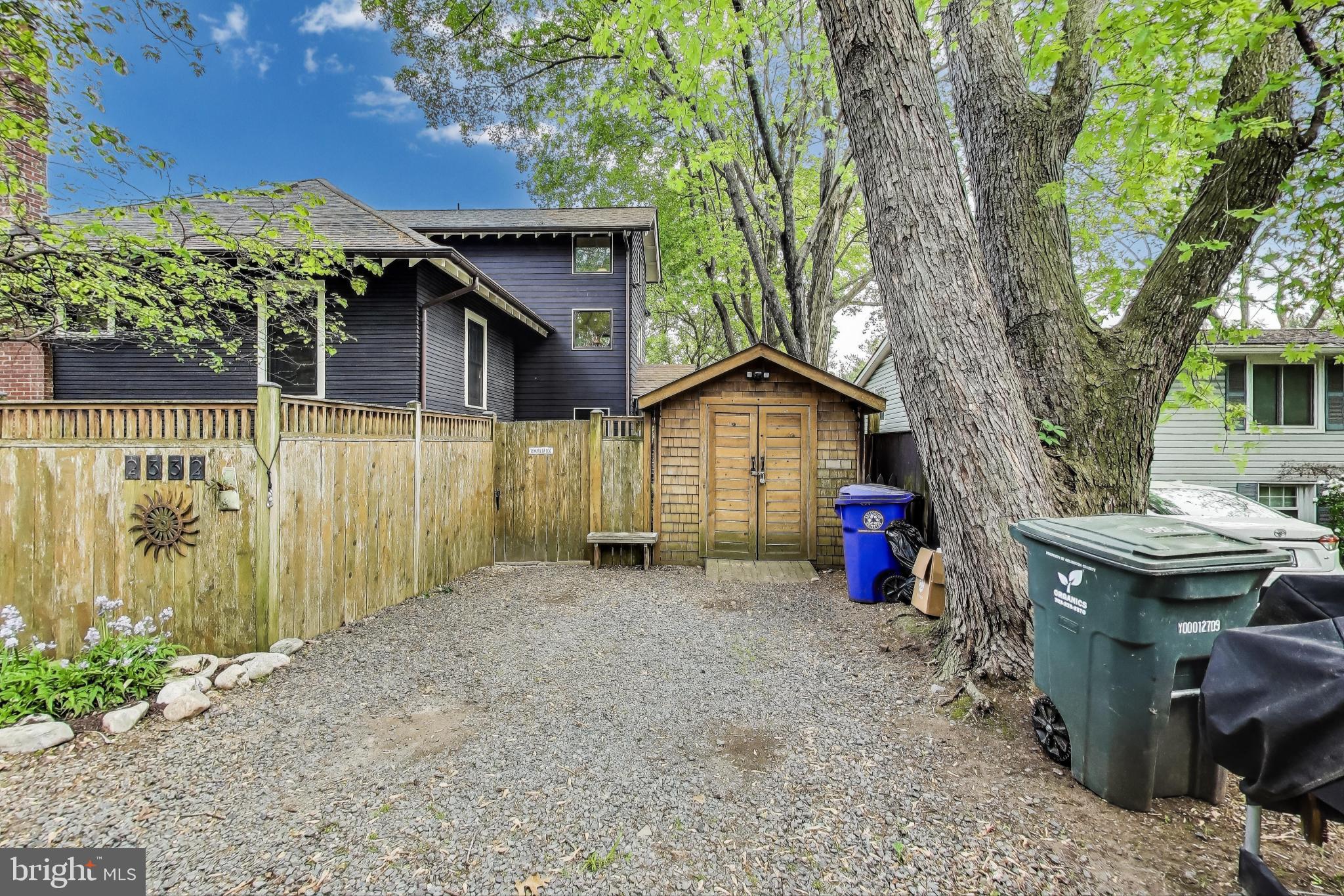 BERKSHIRE OAKWOOD - Residential