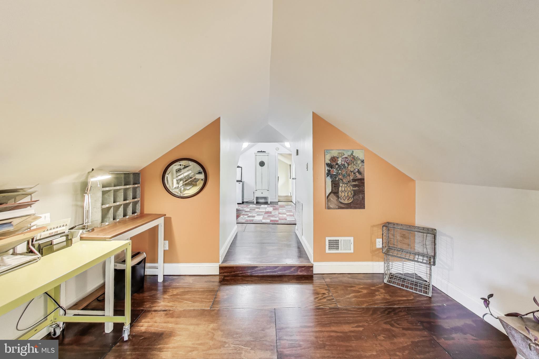 BERKSHIRE OAKWOOD - Residential