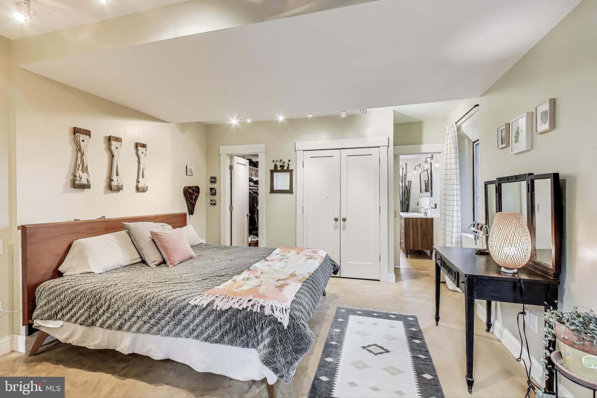 BERKSHIRE OAKWOOD - Residential