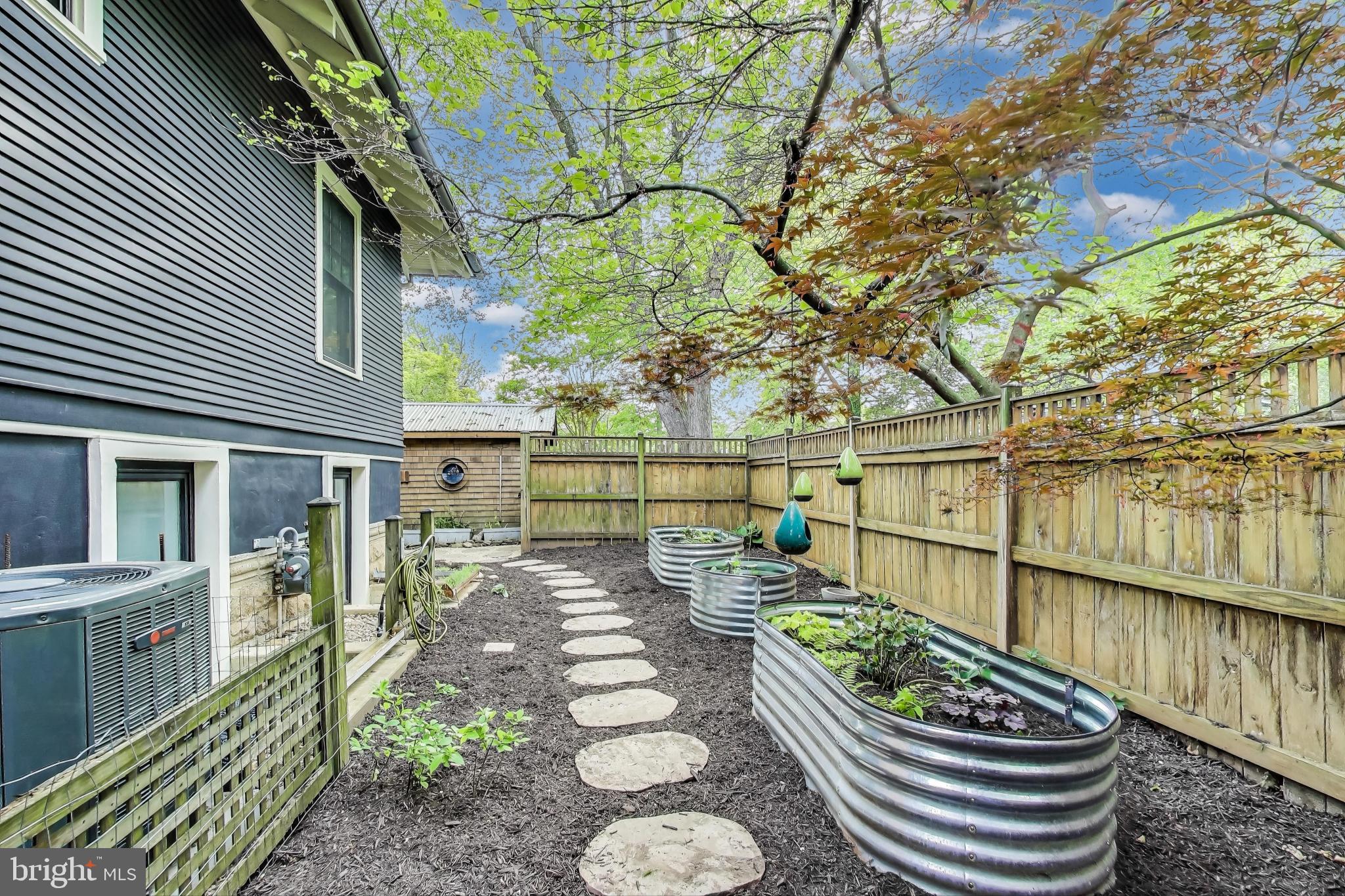 BERKSHIRE OAKWOOD - Residential